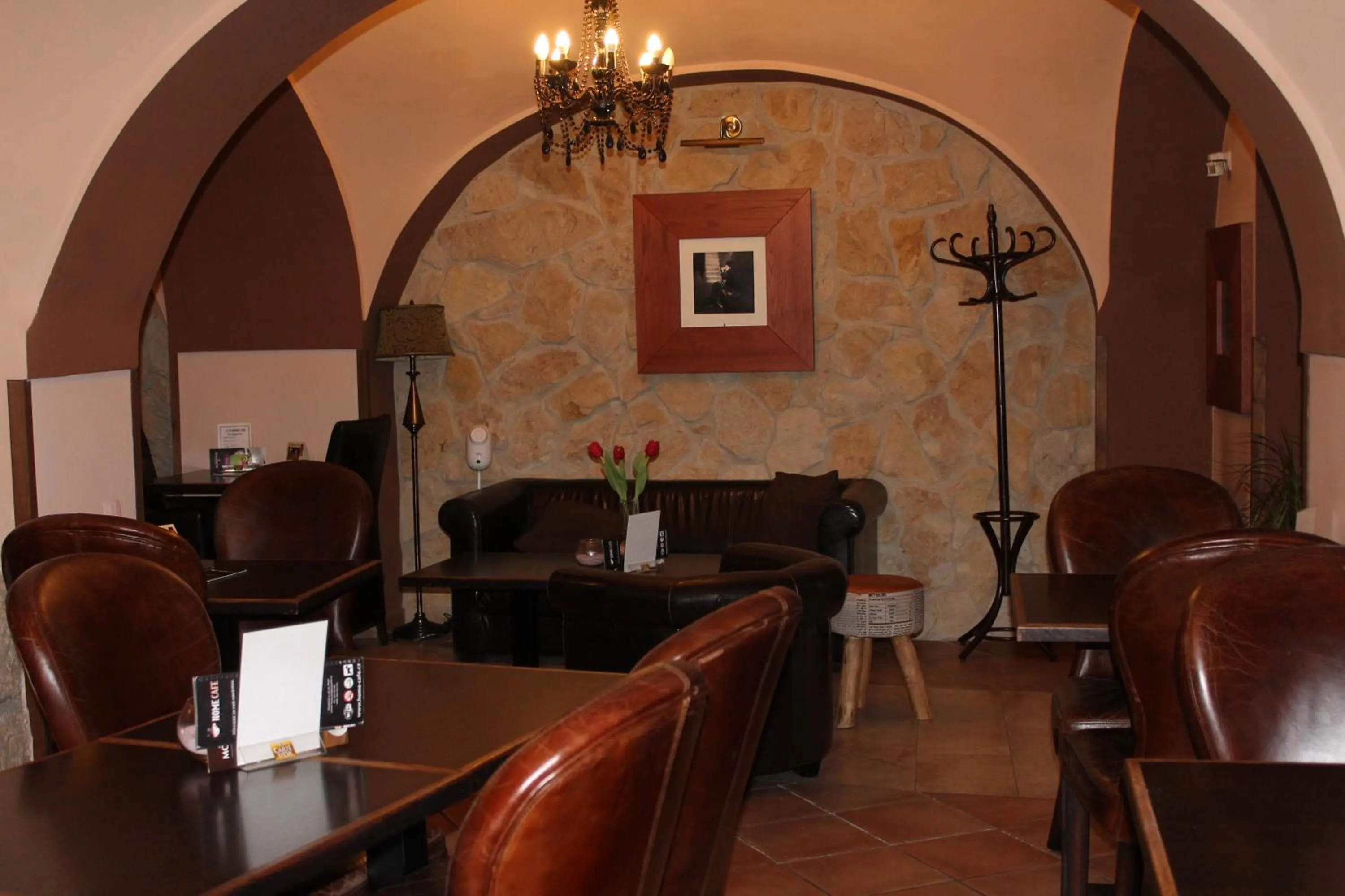 Restaurant/places to eat in Enjoy Inn