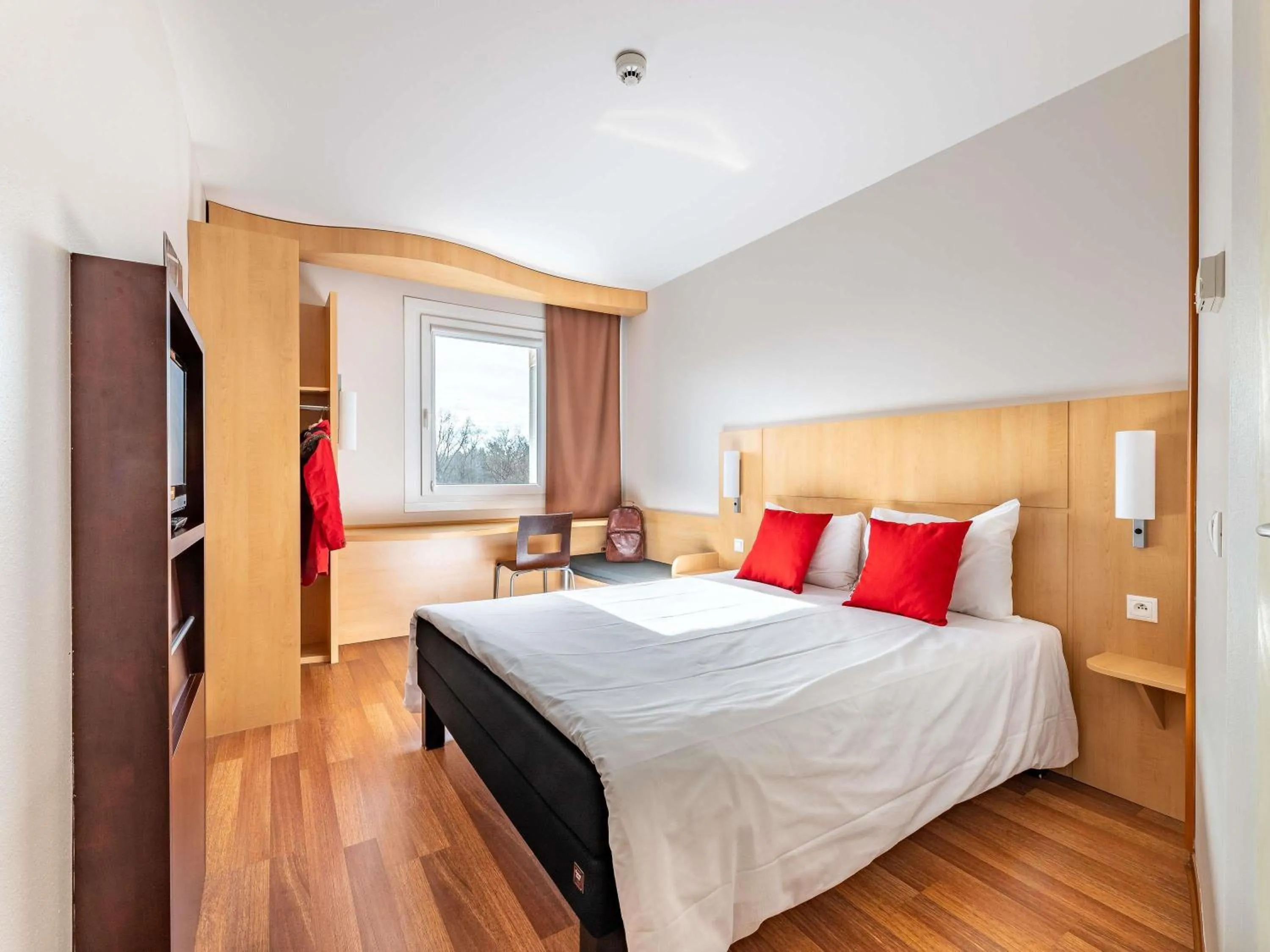 Bedroom, Bed in Ibis Hotel Plzeň