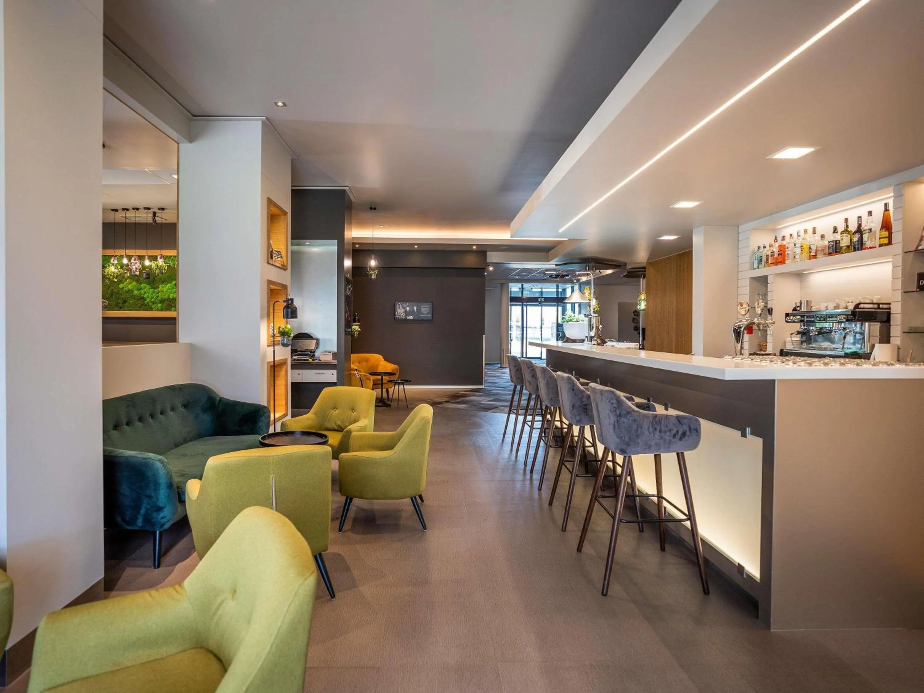 Lounge or bar in Ibis Hotel Plzeň