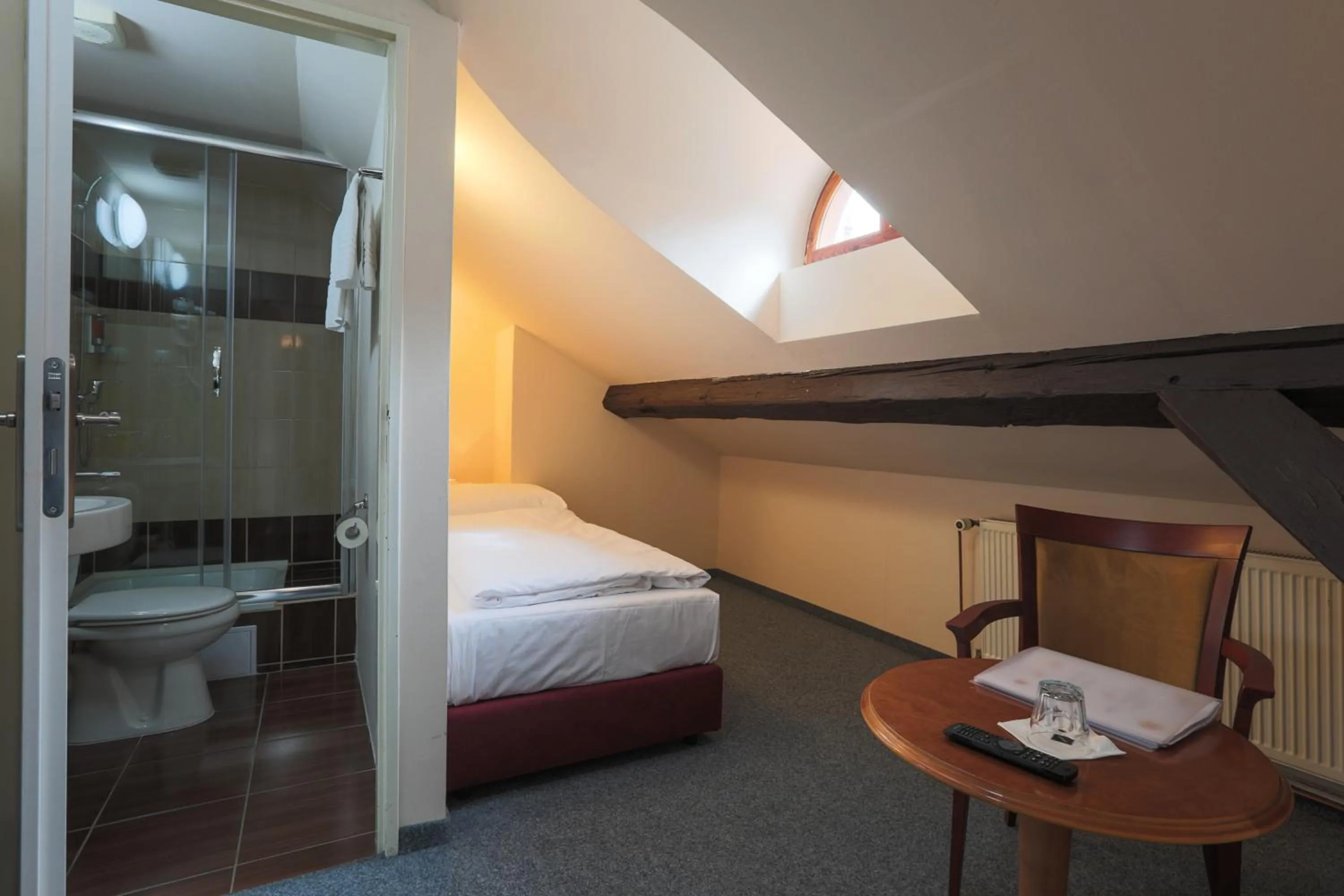 Photo of the whole room, Bed in Pension U Lilie