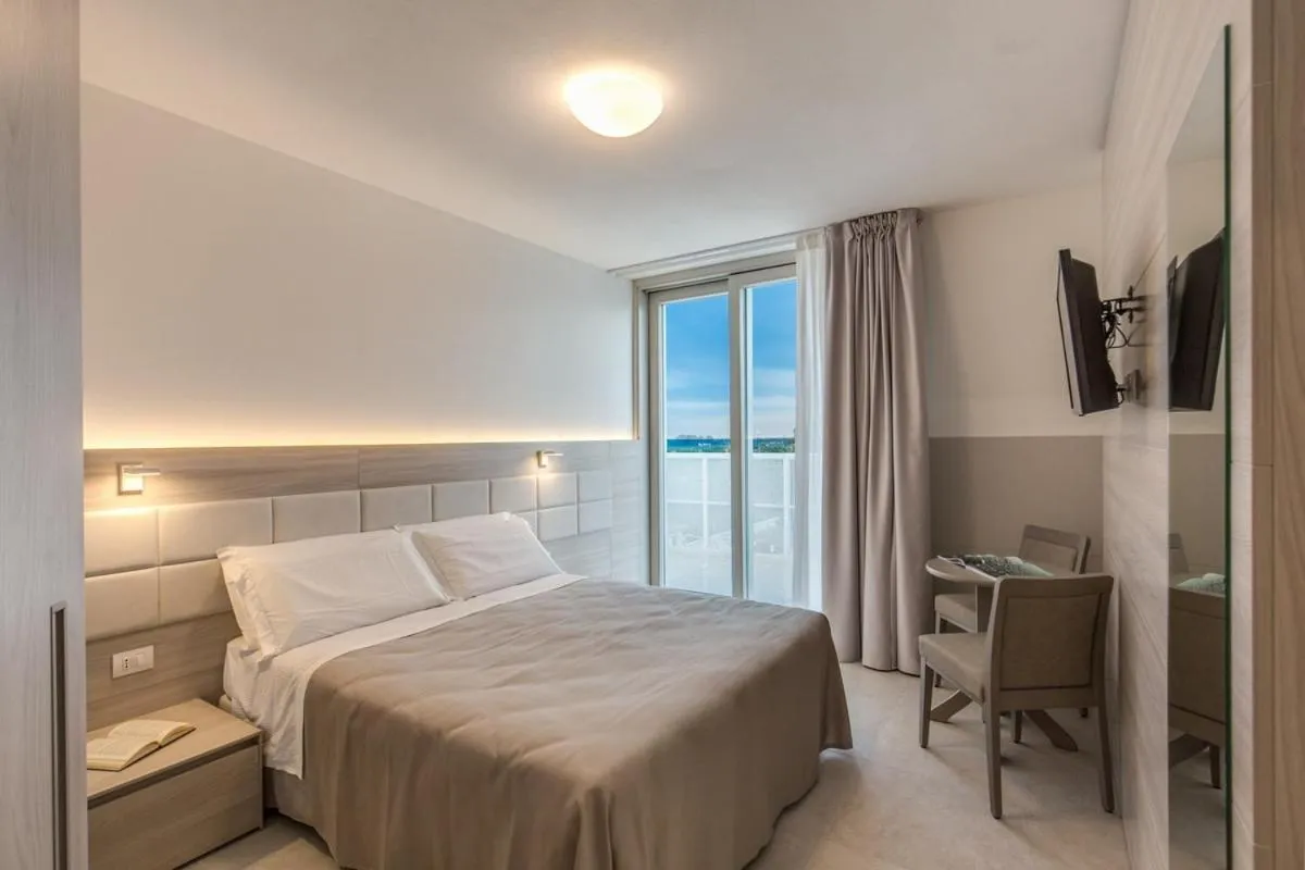 Bed in Sunrise Palace