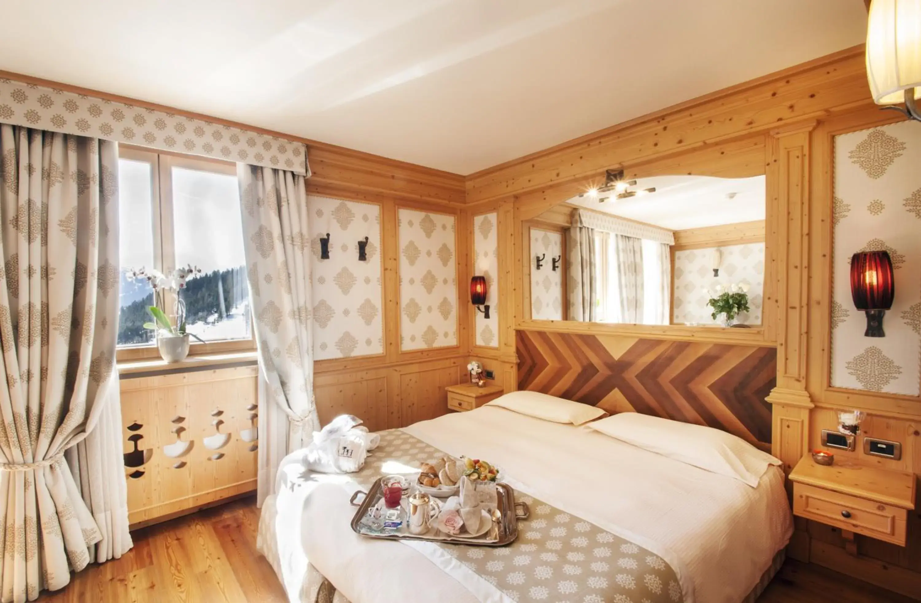 Superior Triple Room in Cristal Palace Hotel Superior Triple Room in Cristal Palace Hotel