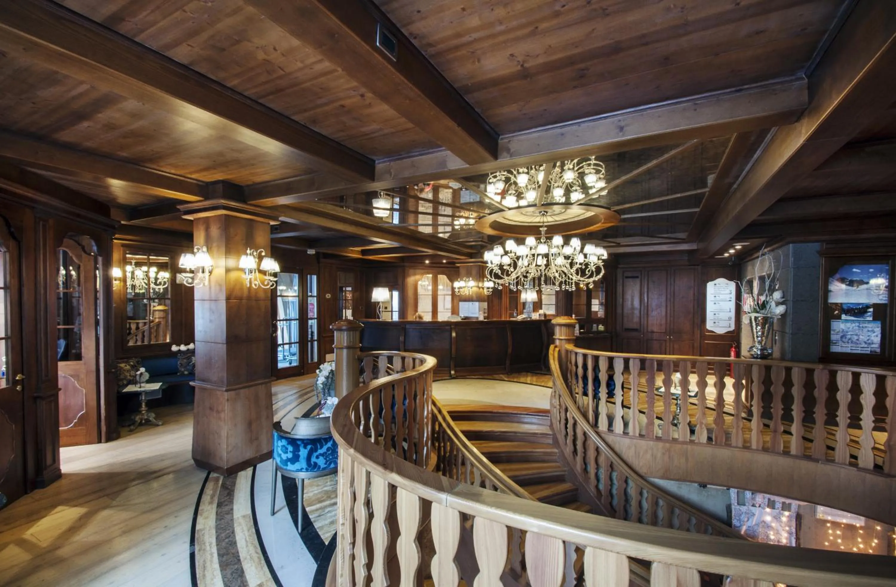 Lobby or reception in Cristal Palace Hotel