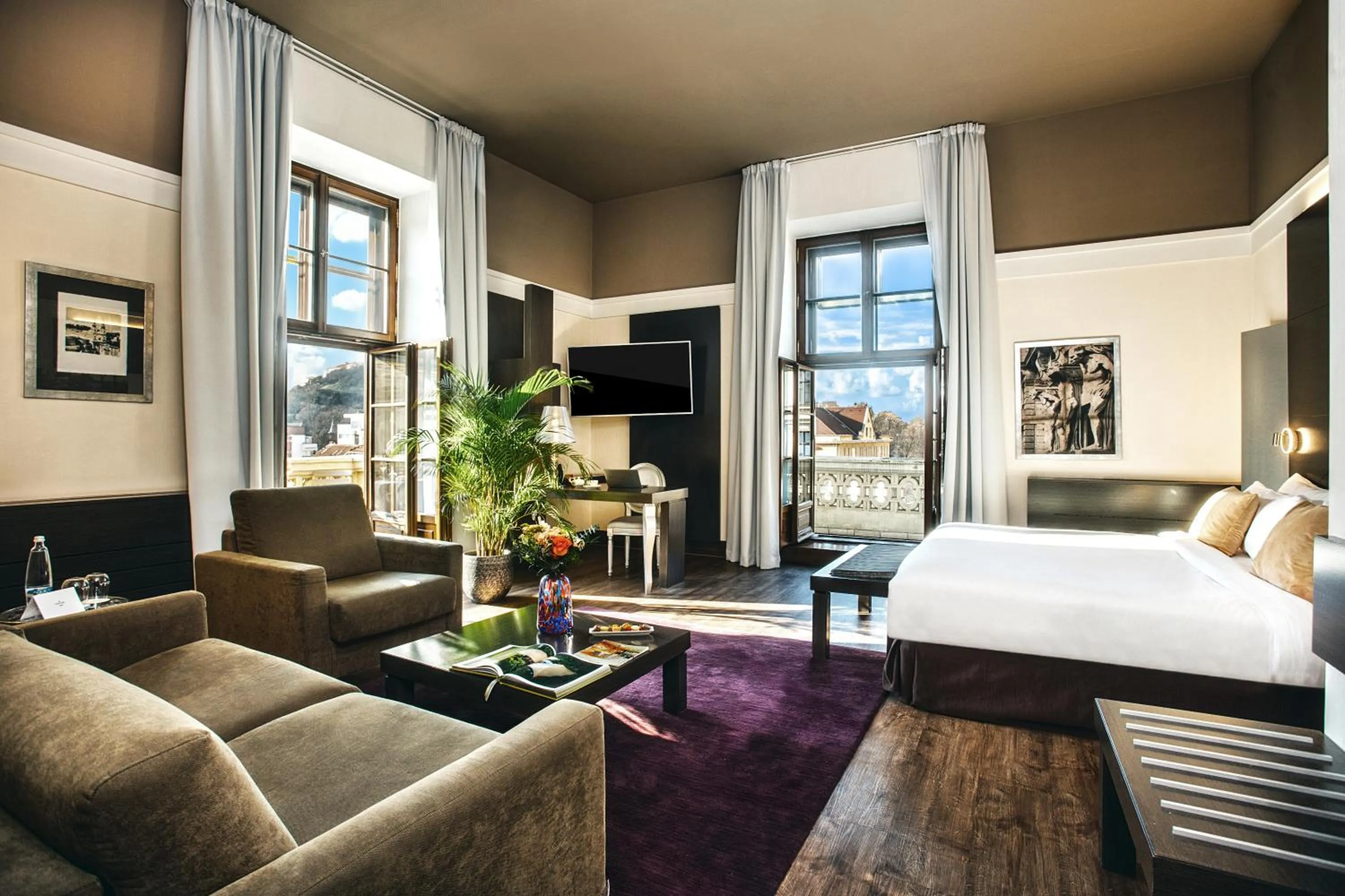 Seating area, Bed in Grand Palace Brno - Czech Leading Hotels