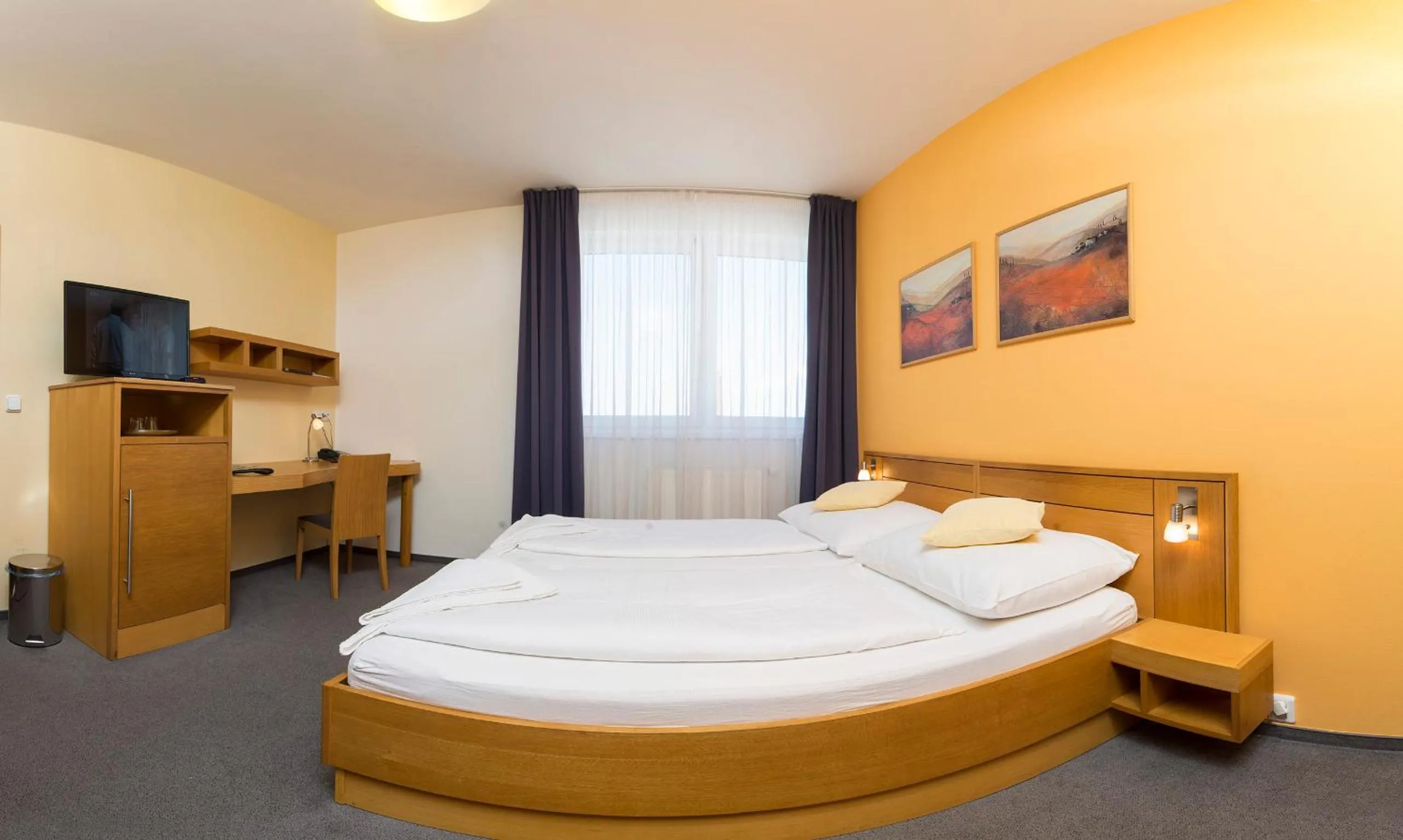 Photo of the whole room, Bed in Hotel Trend