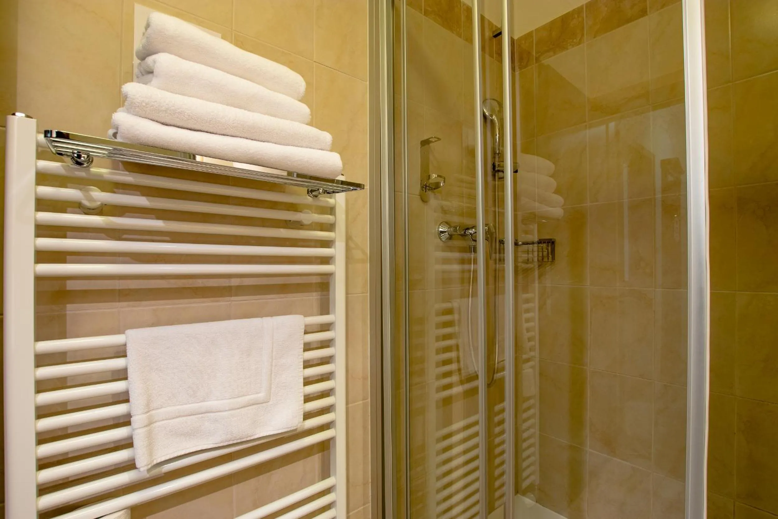 Bathroom in Hotel Giovanni Giacomo