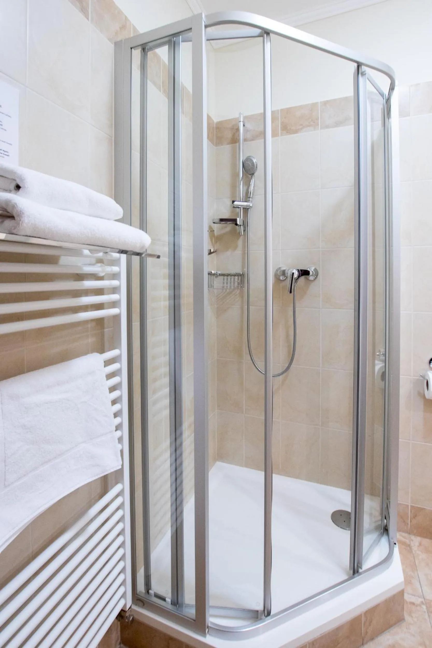 Bathroom in Hotel Giovanni Giacomo