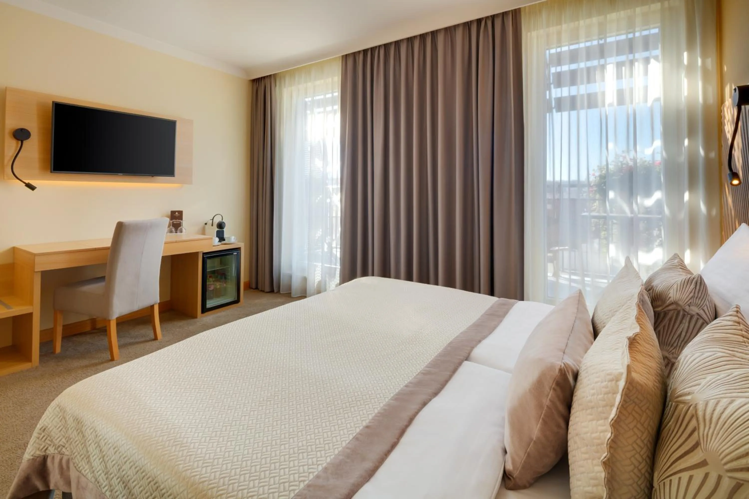 TV and multimedia, Bed in Hotel Clement