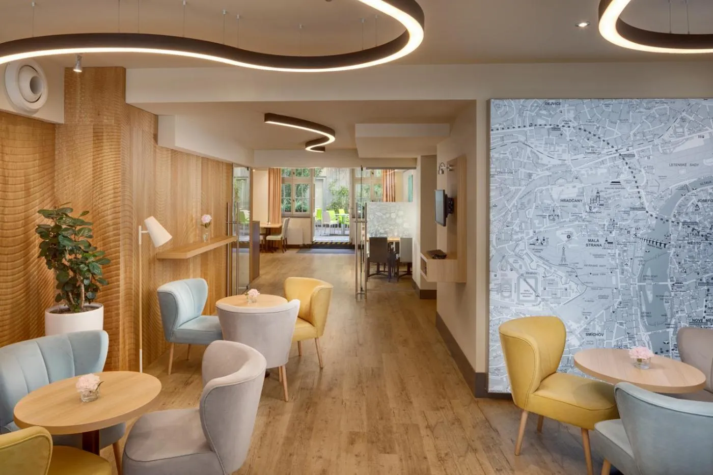 Patio in Hotel Clement