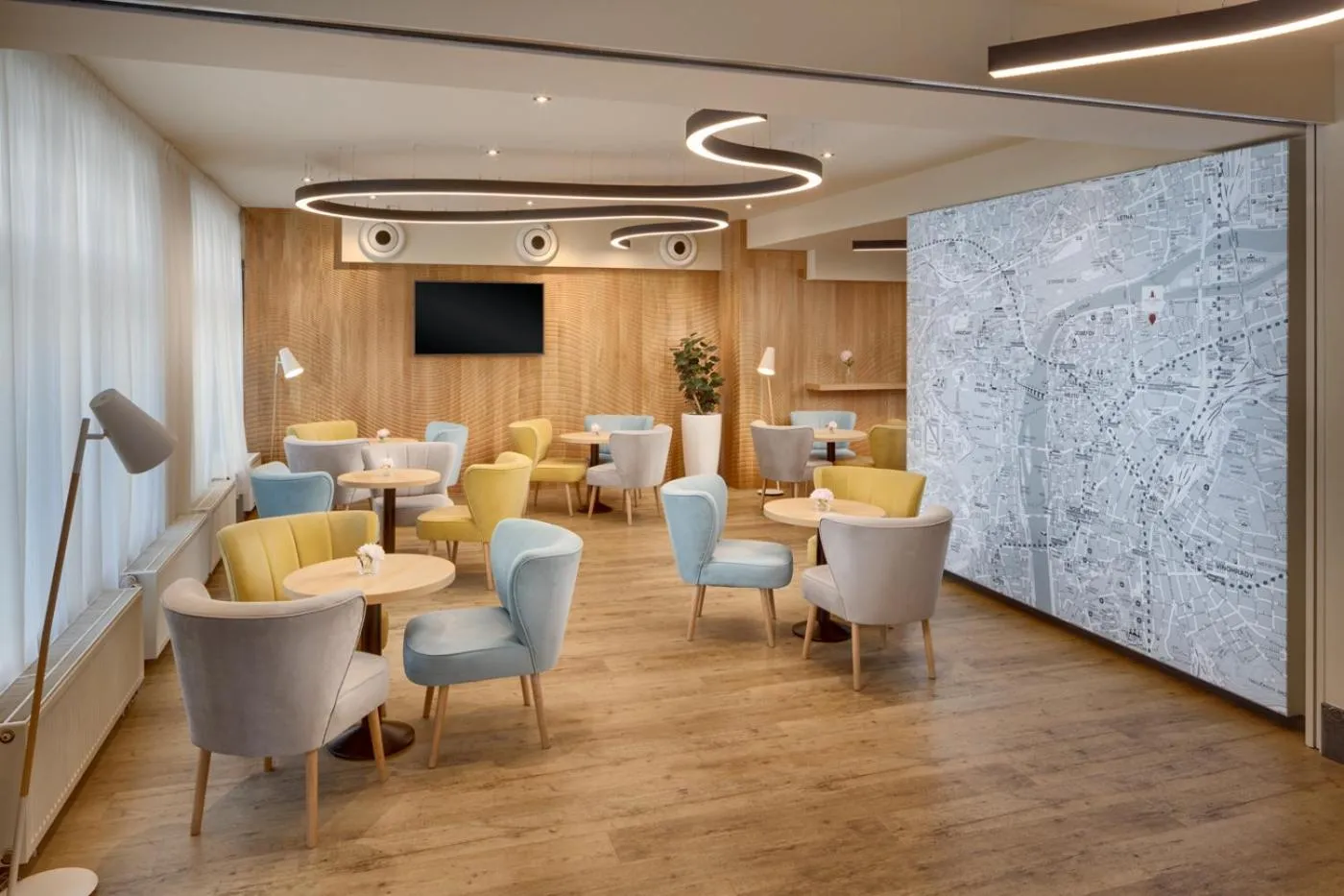 Communal lounge/ TV room in Hotel Clement