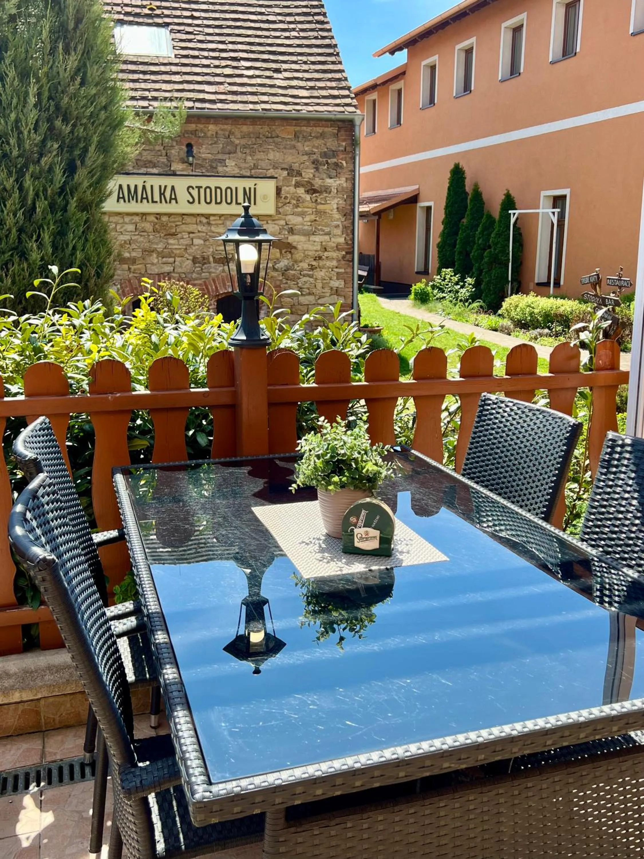 Restaurant/places to eat in Amálka u Řípu