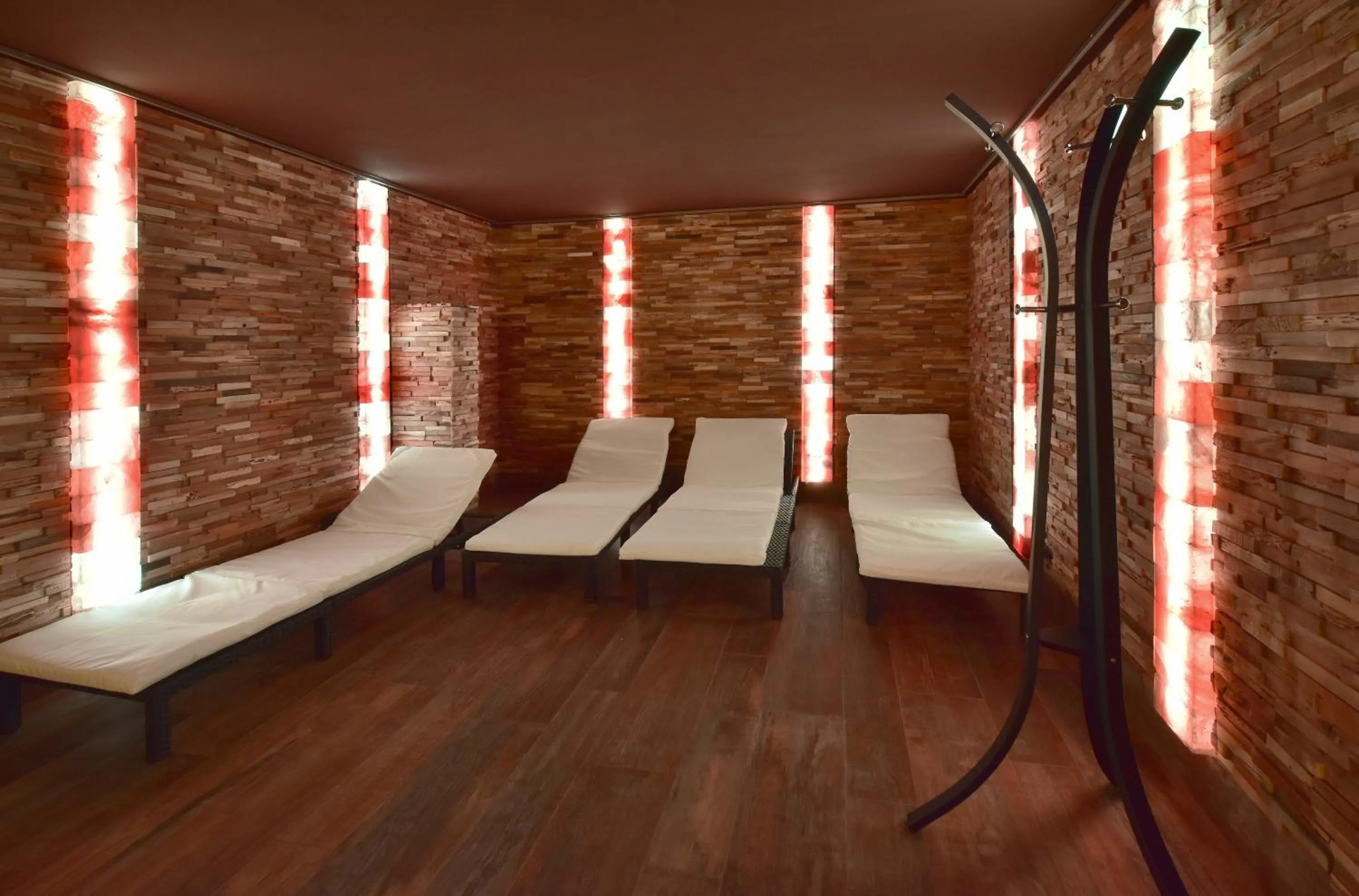 Spa and wellness centre/facilities, Bed in Wellness Hotel Astra