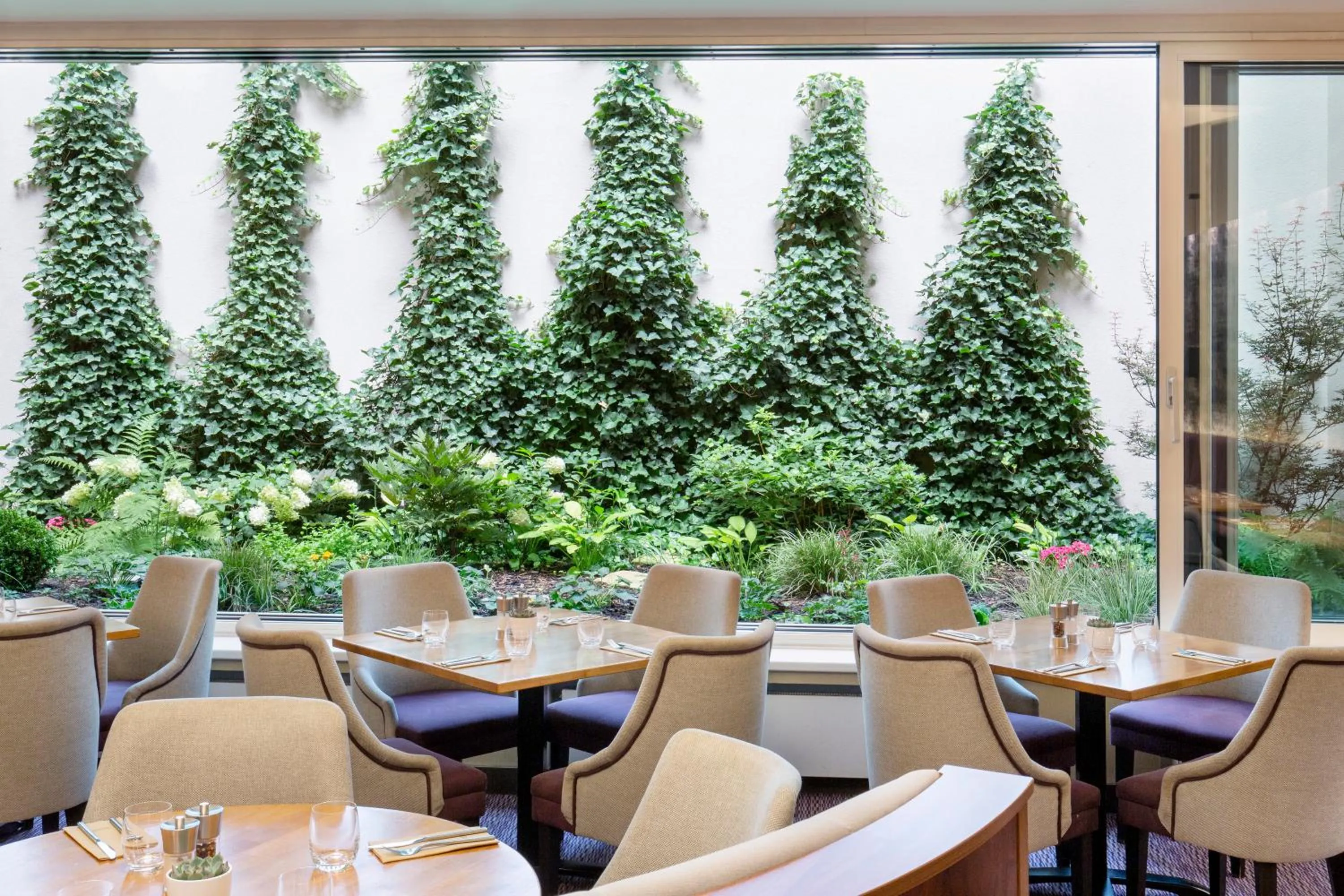 Restaurant/places to eat in Botanique Hotel Prague