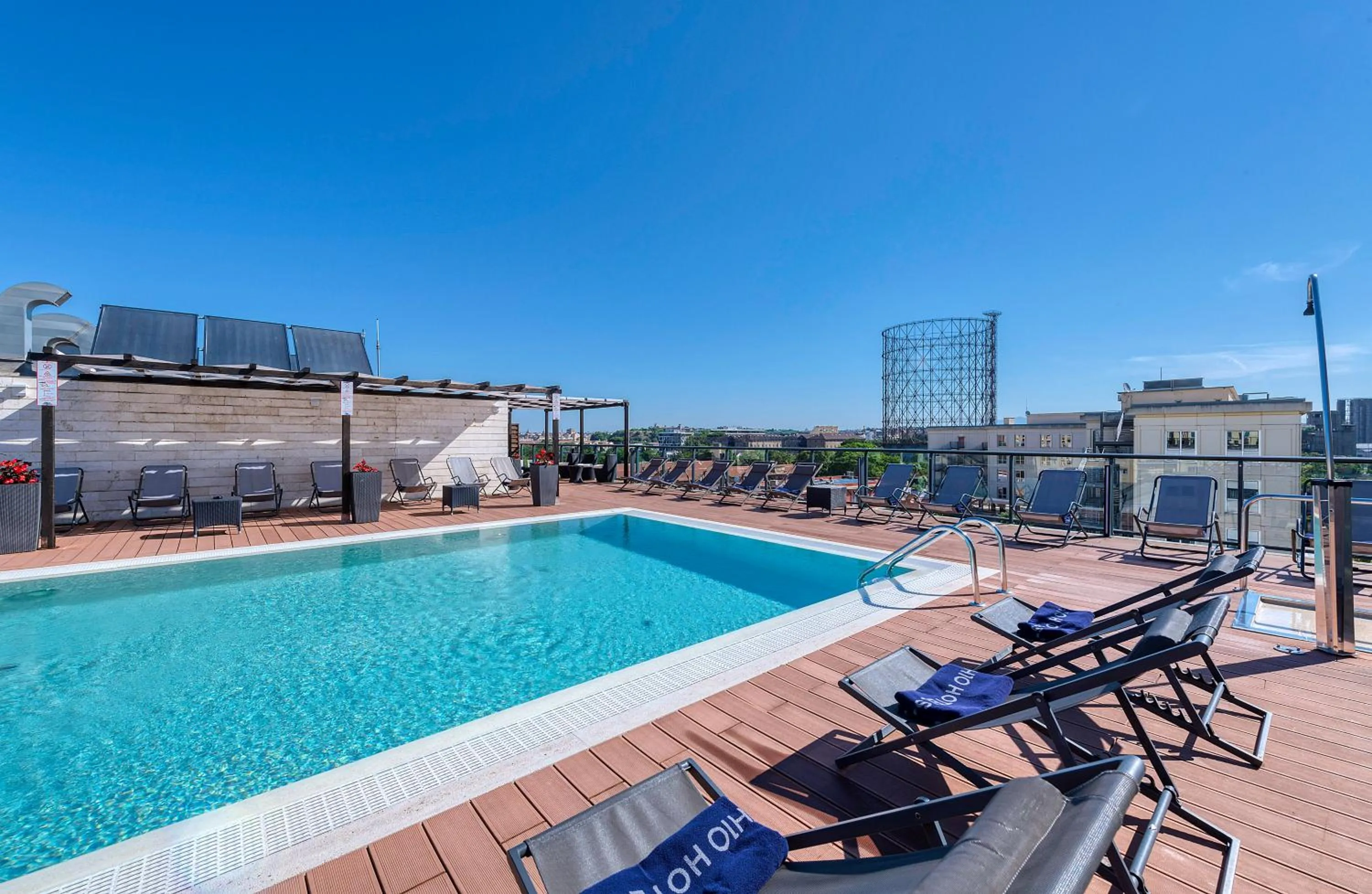 Swimming pool in H10 Roma Città