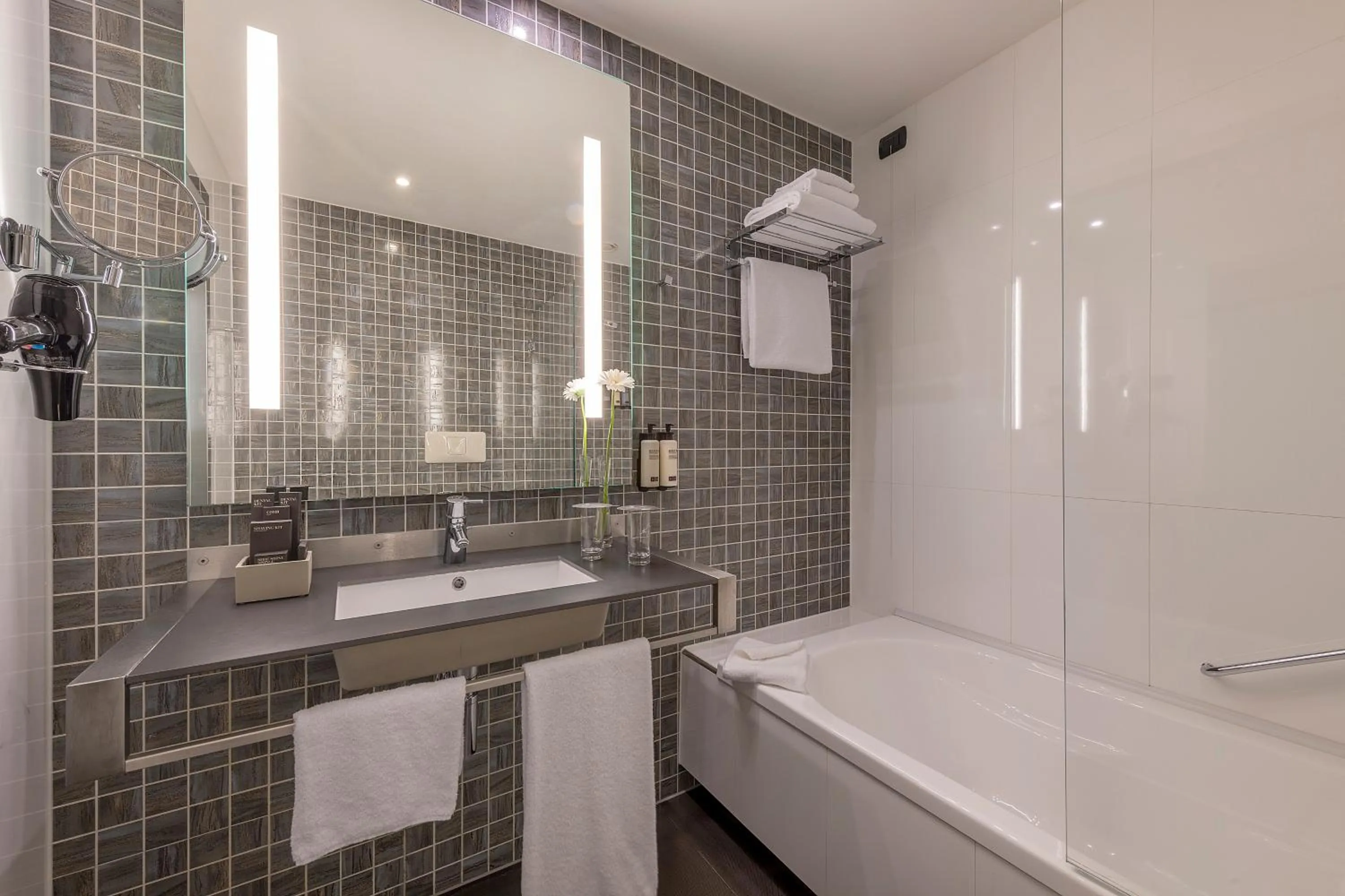 Bathroom in H10 Roma Città