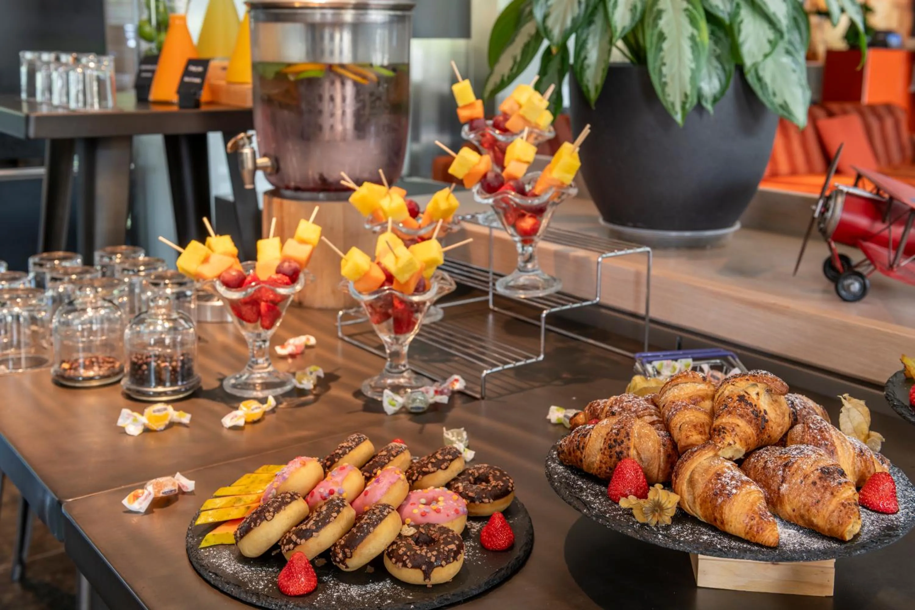 Lounge or bar in H10 Roma Città