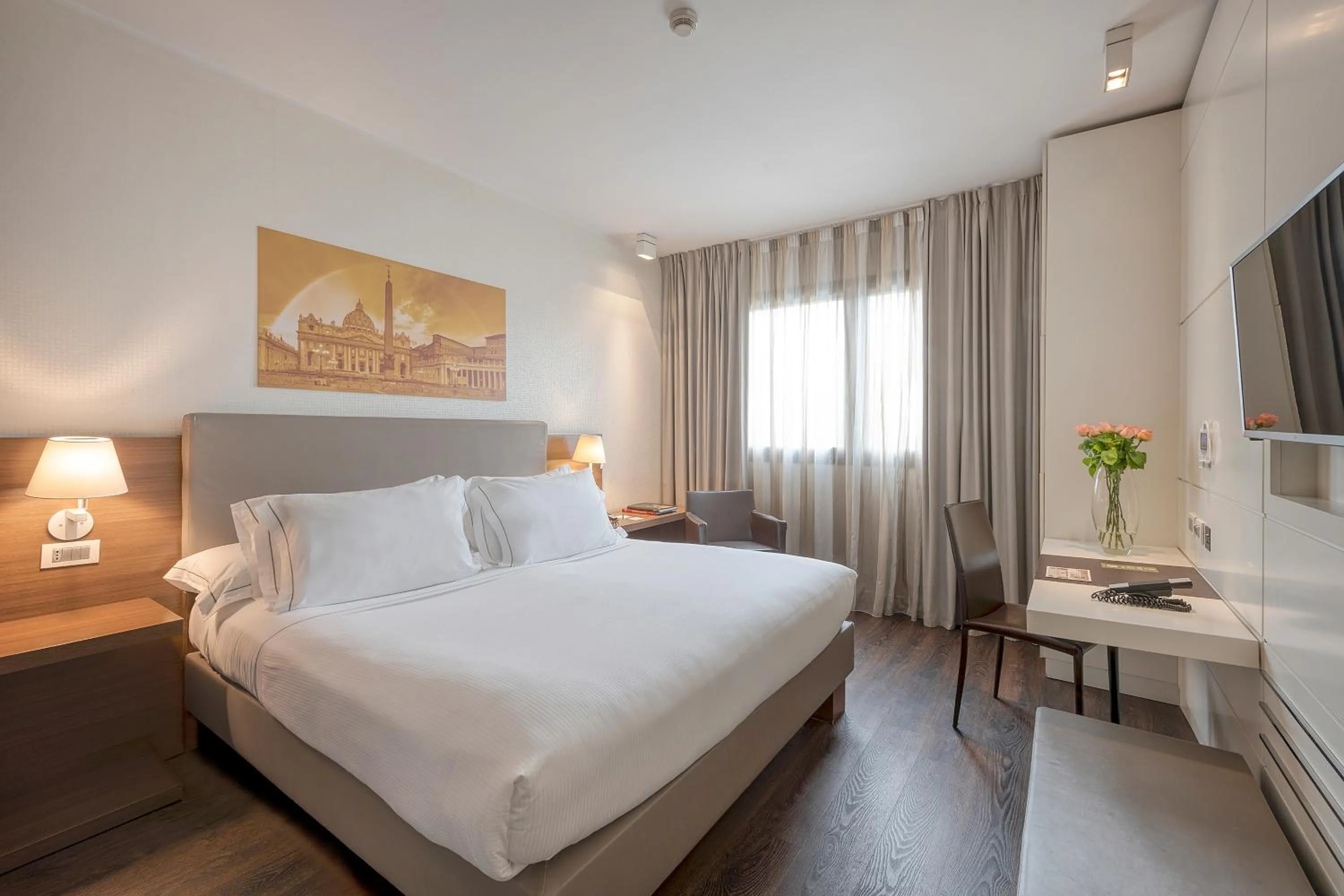 Bedroom, Bed in H10 Roma Città