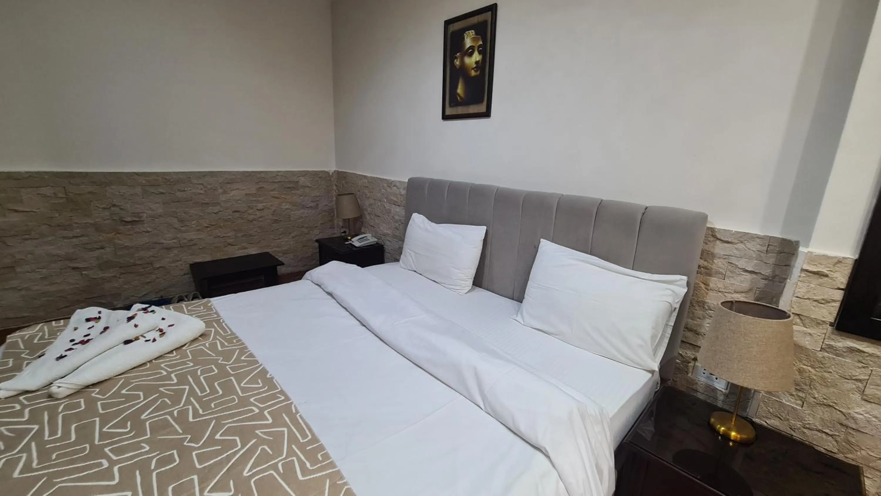 Bed in Best View Pyramids Hotel