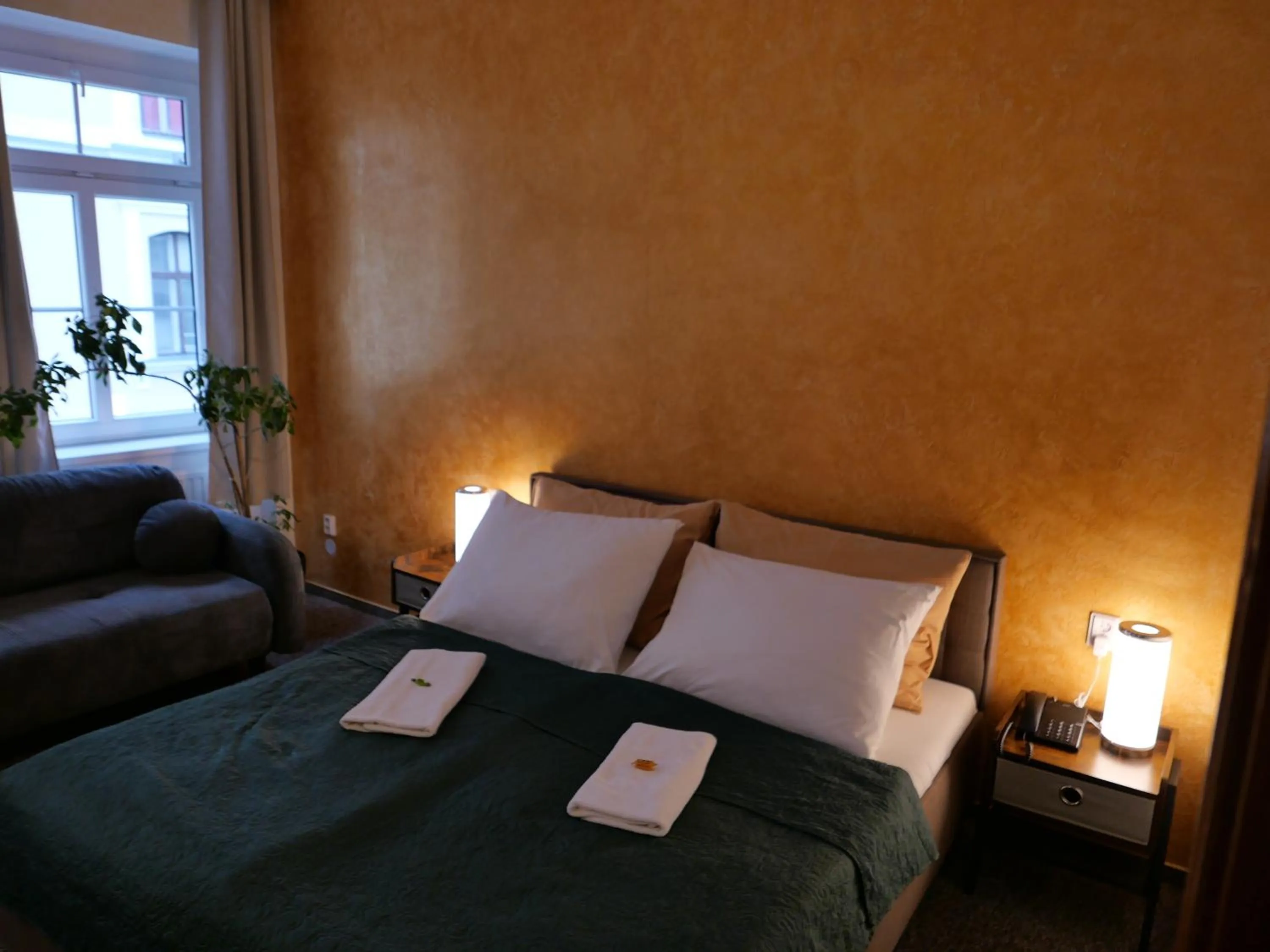 Property building, Bed in Hotel Radnice