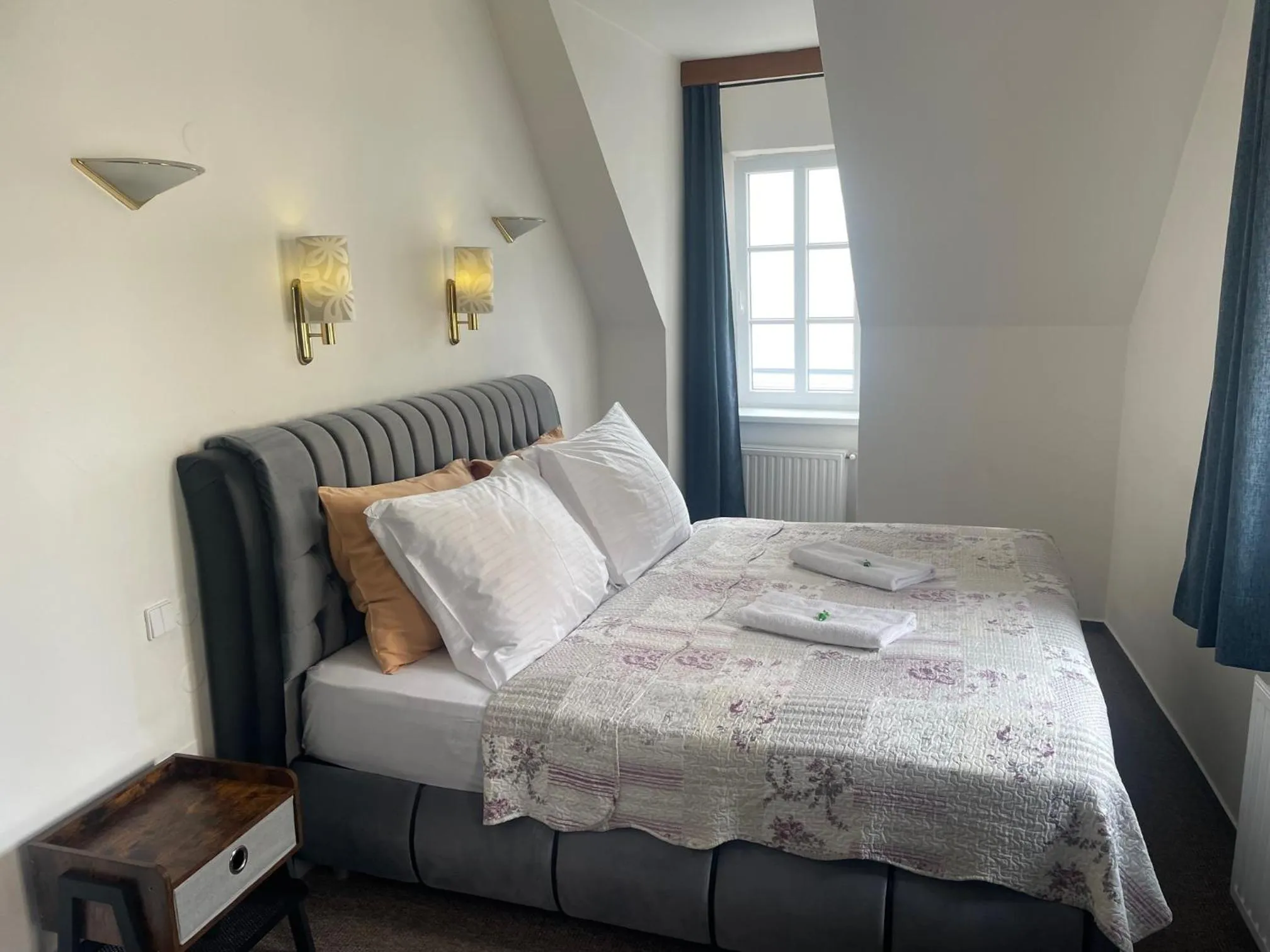 Bed in Hotel Radnice