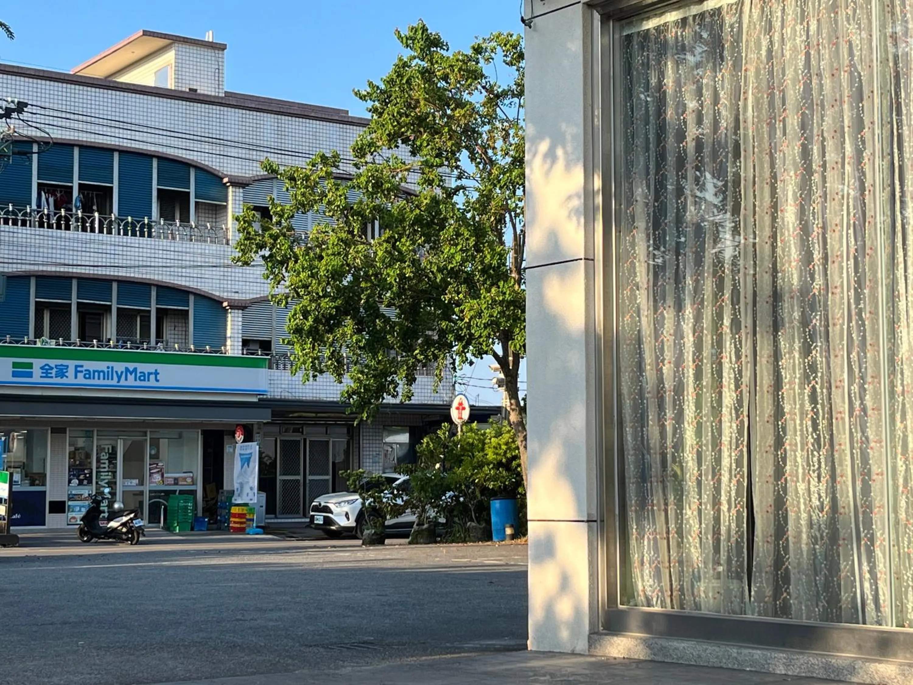 Parking in Colorful Fish Cottage