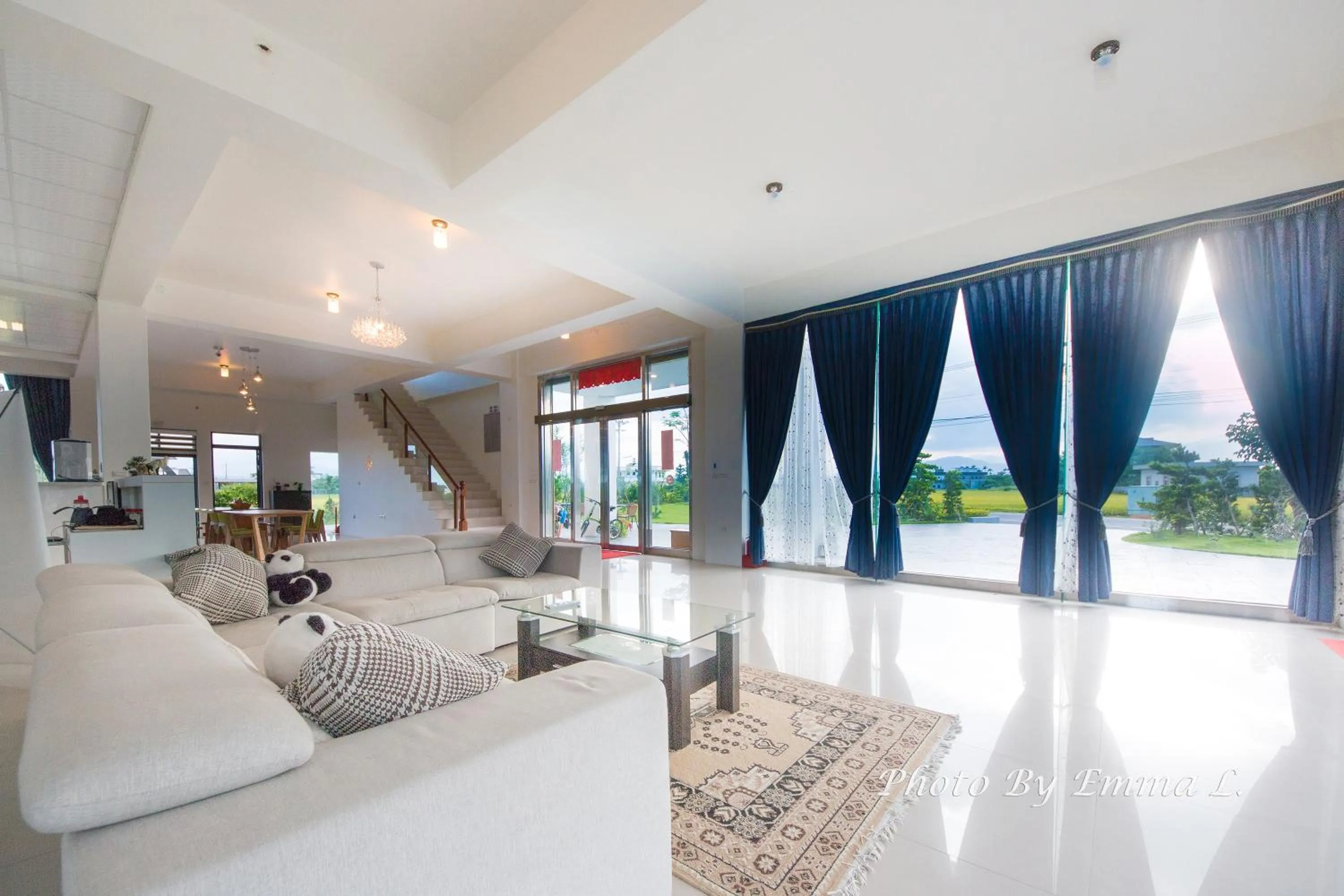 Photo of the whole room in Colorful Fish Cottage