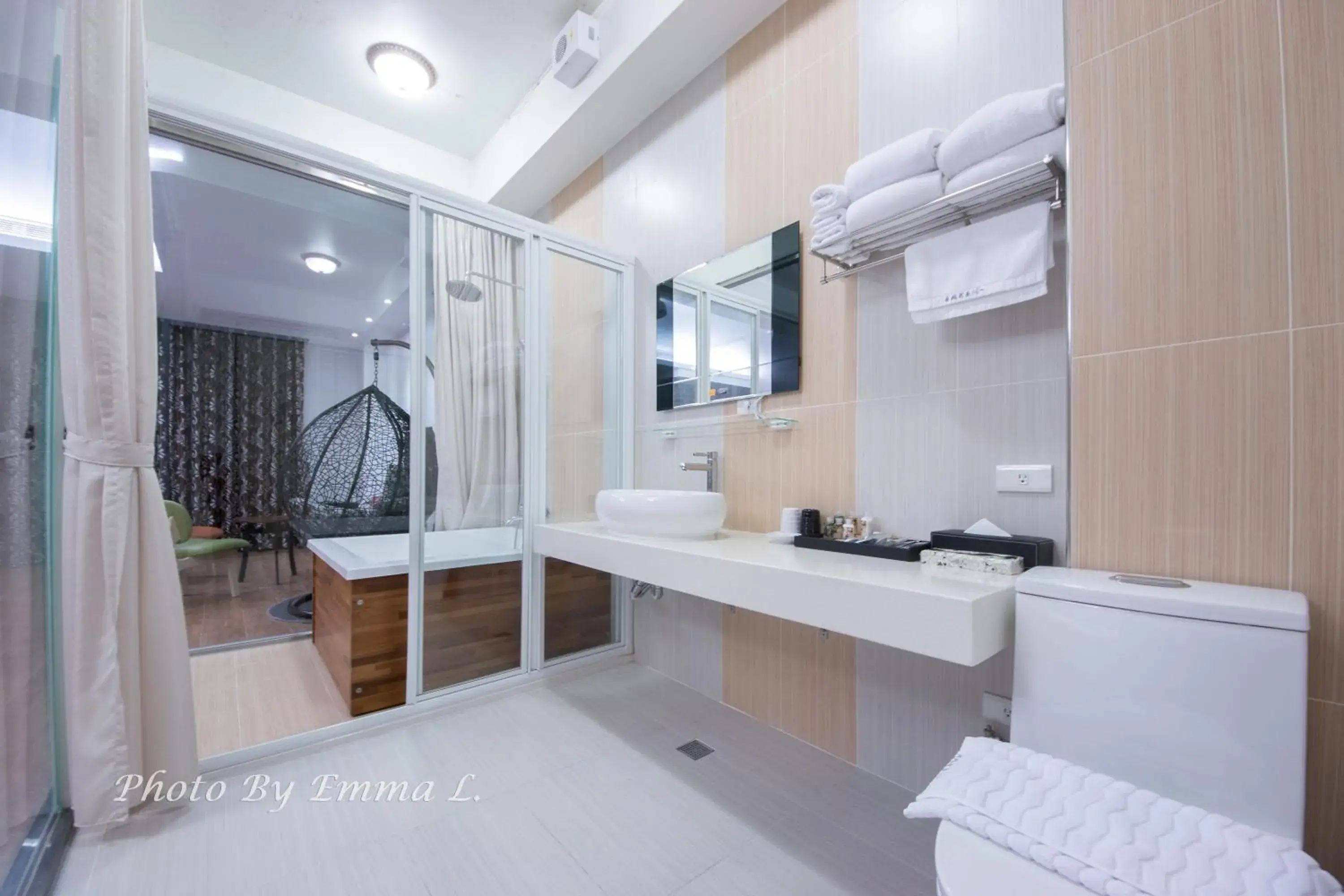 Quadruple Room with Bath in Colorful Fish Cottage Quadruple Room with Bath in Colorful Fish Cottage