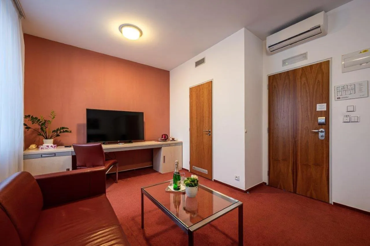 TV and multimedia in Ruby Blue