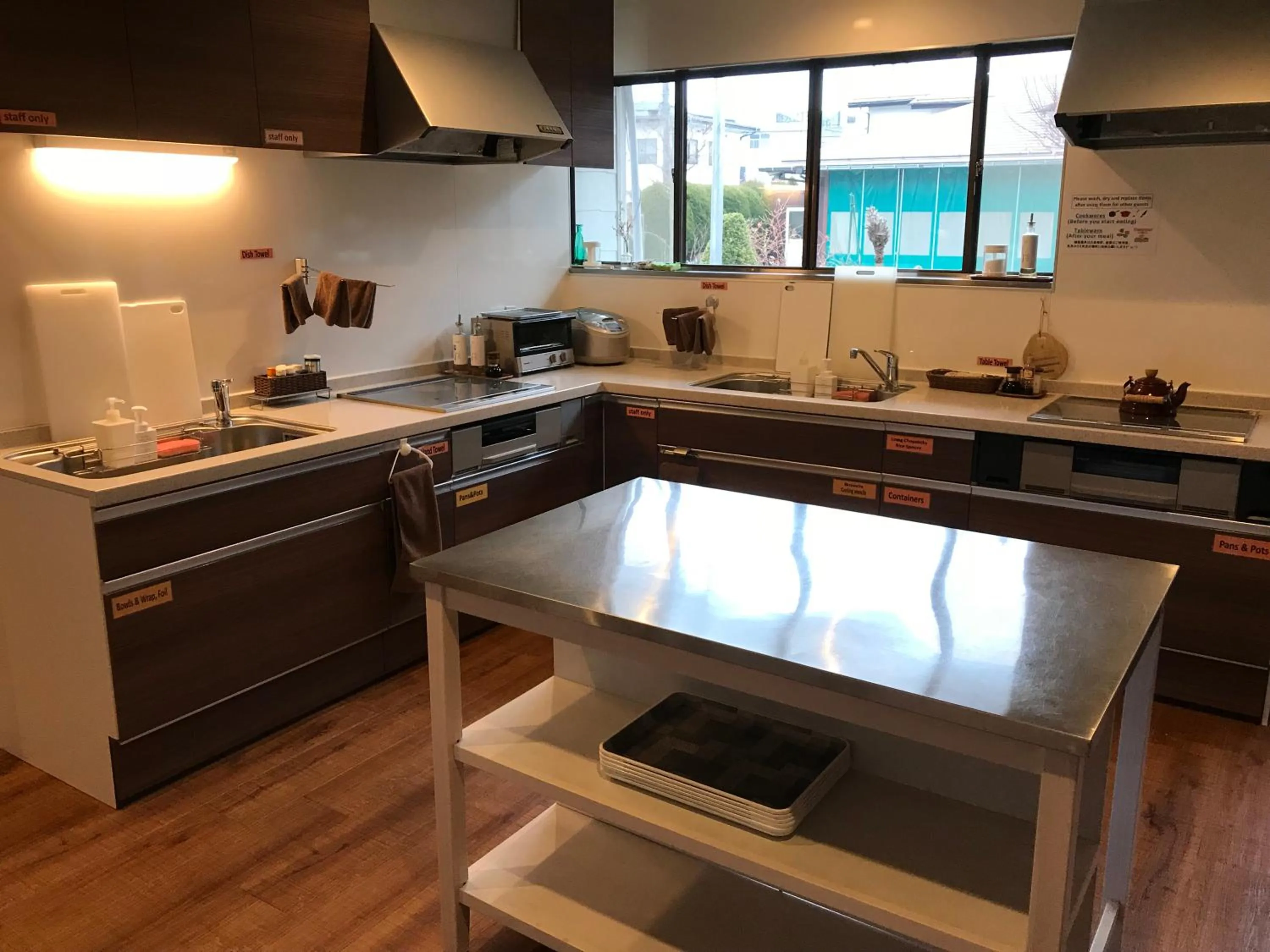 Kitchen or kitchenette in K's House Fuji View - Travelers Hostel