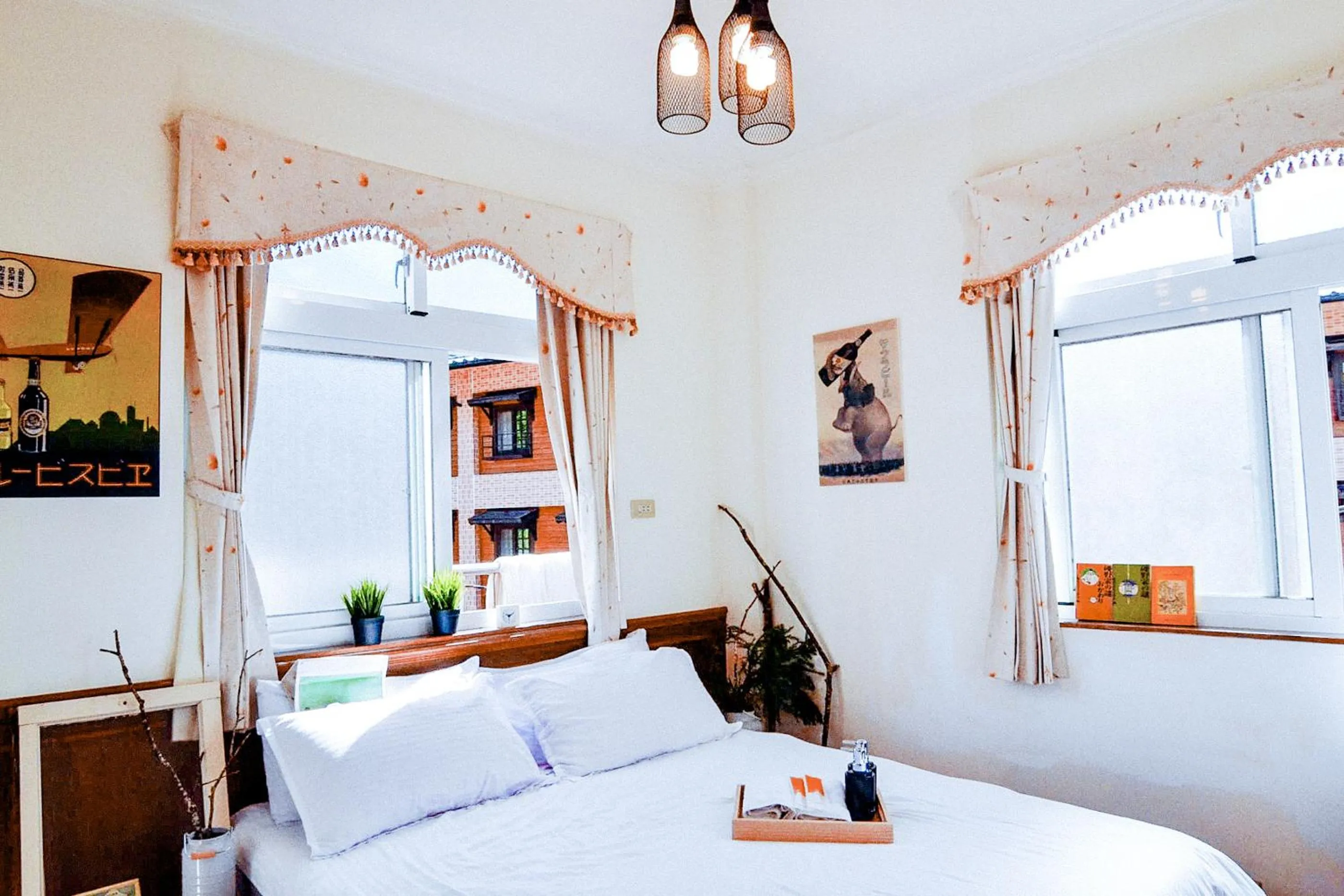 Photo of the whole room, Bed in Yahu Hotel