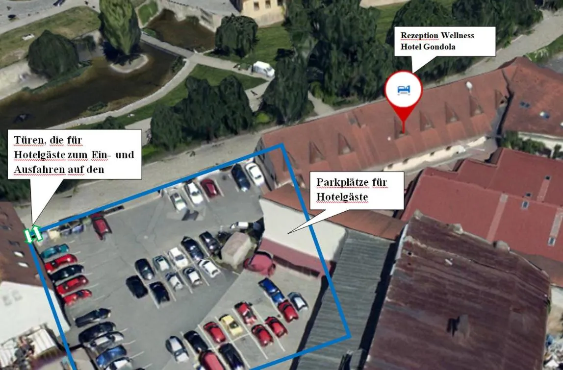 Parking in Wellness Hotel Gondola