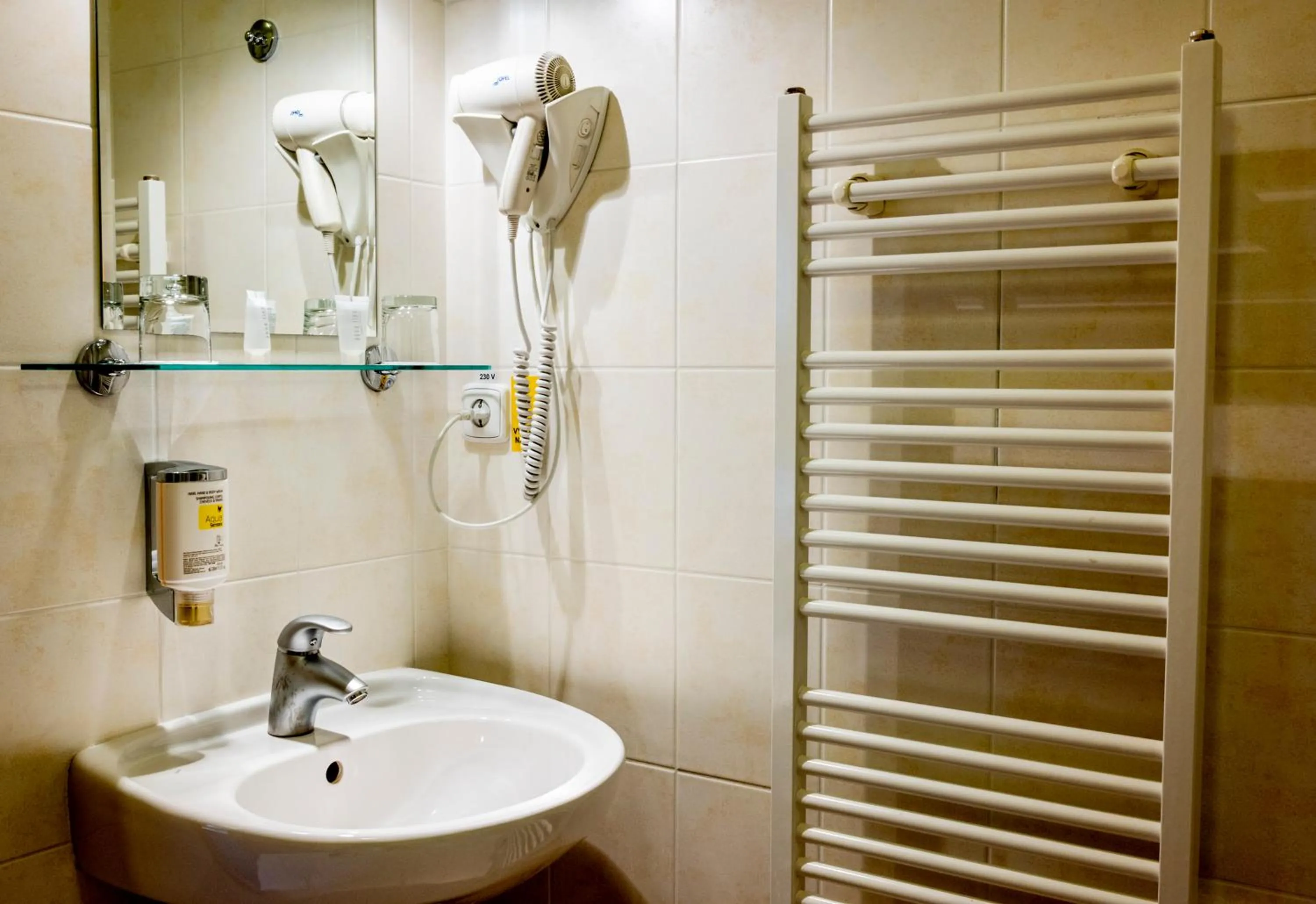 Restaurant/places to eat in Pavilon