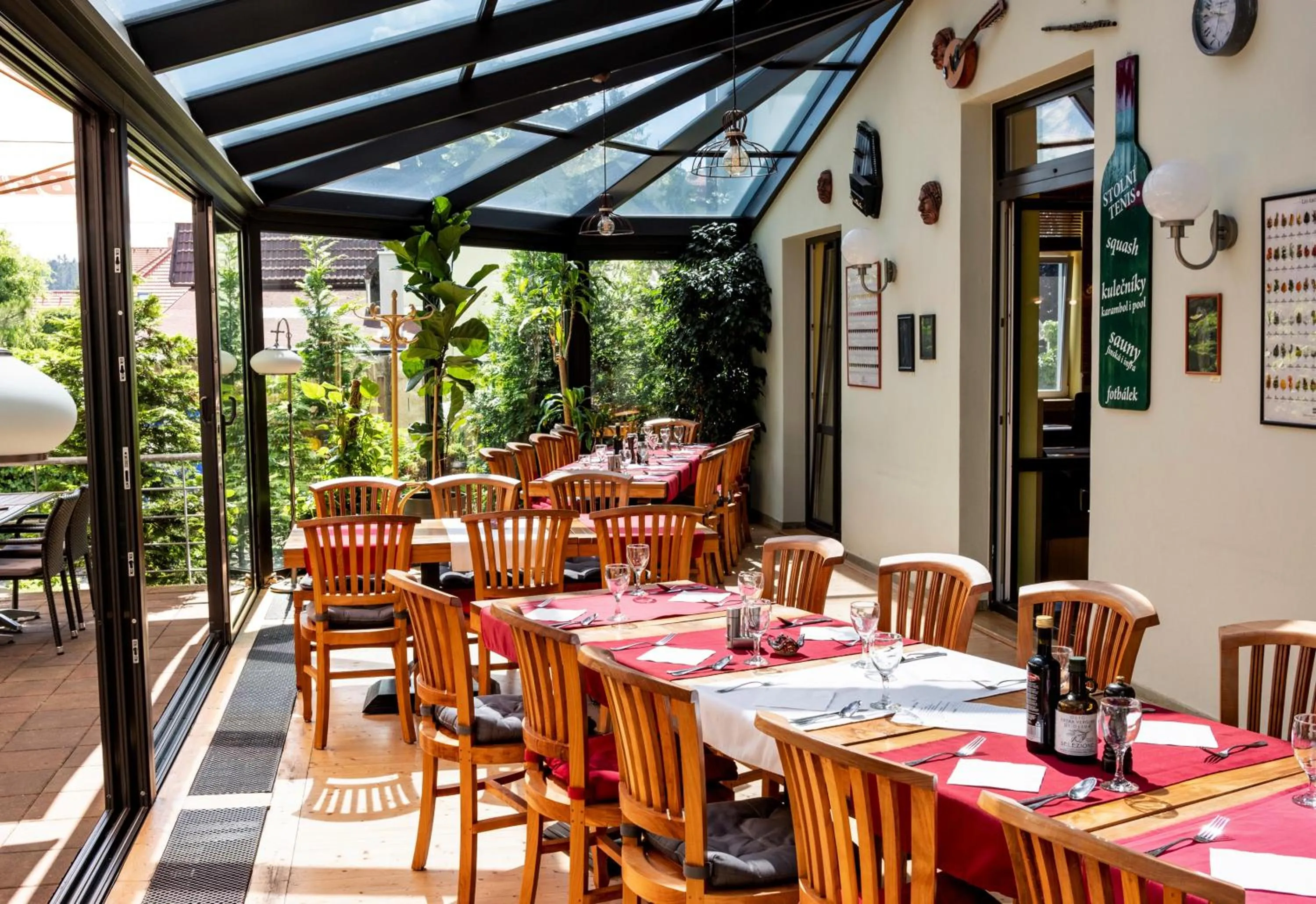 Restaurant/places to eat in Pavilon