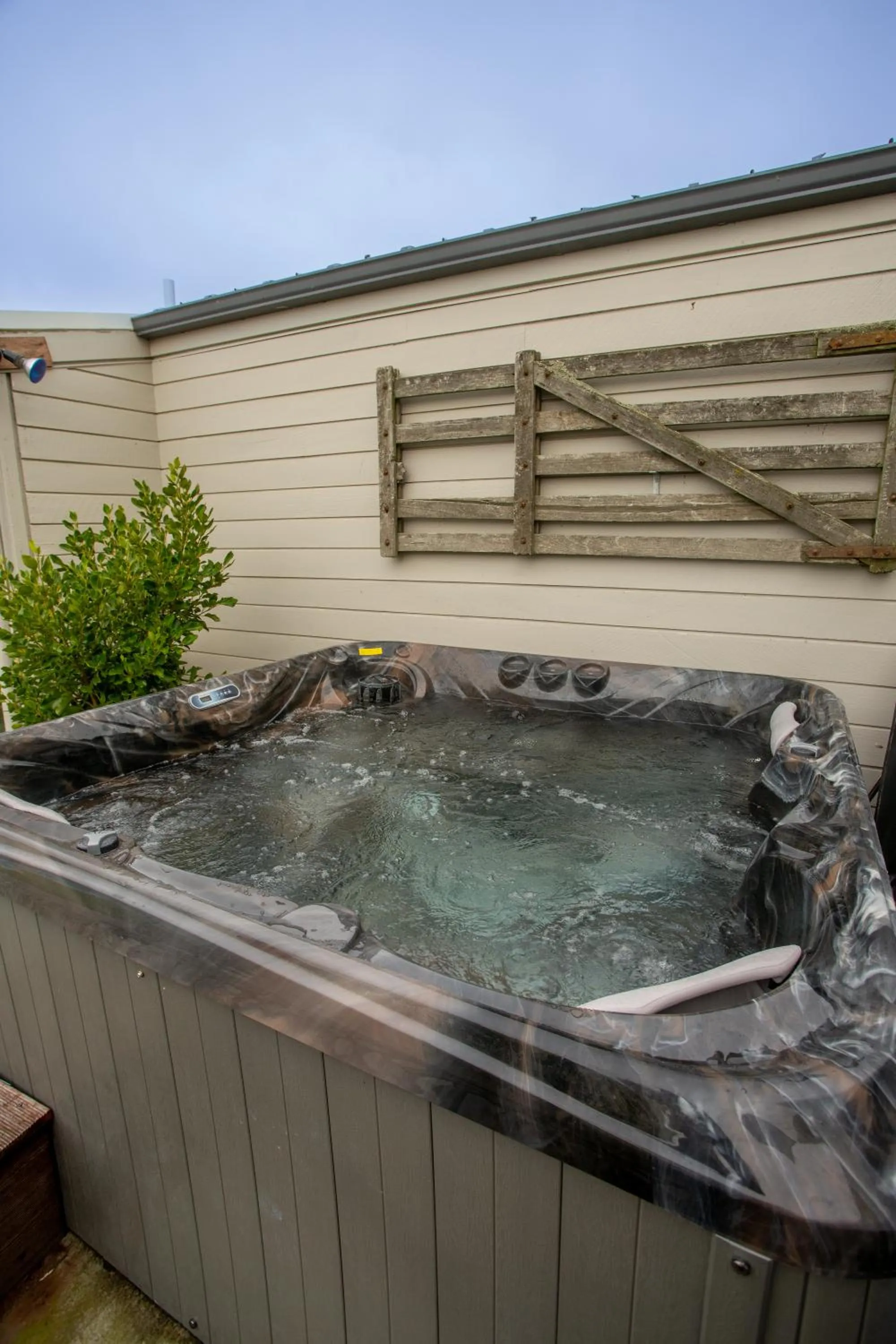 Swimming pool in Southern Cross Lodge Methven