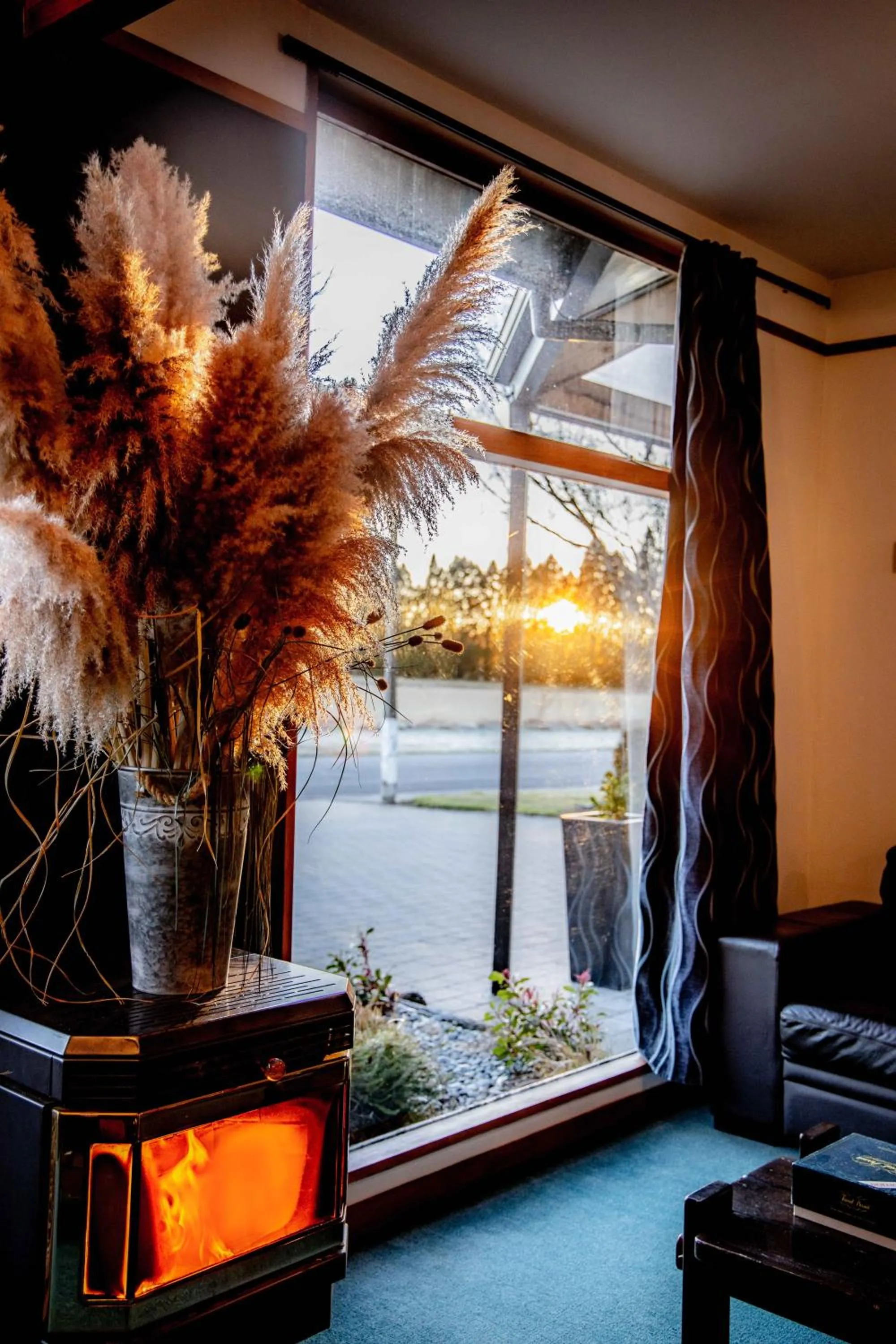 Lounge or bar in Southern Cross Lodge Methven