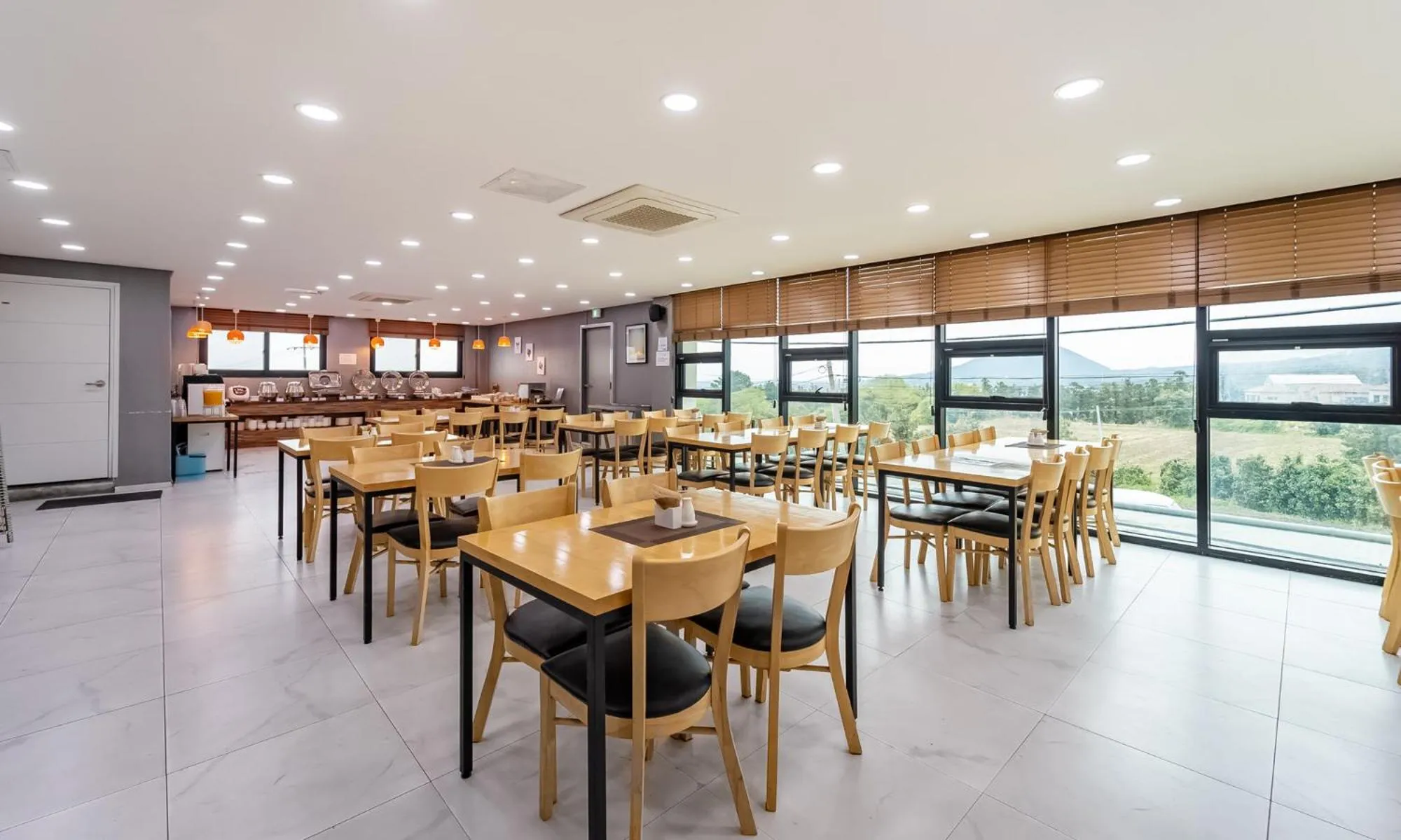 Restaurant/places to eat in Pool and Villa Sorang