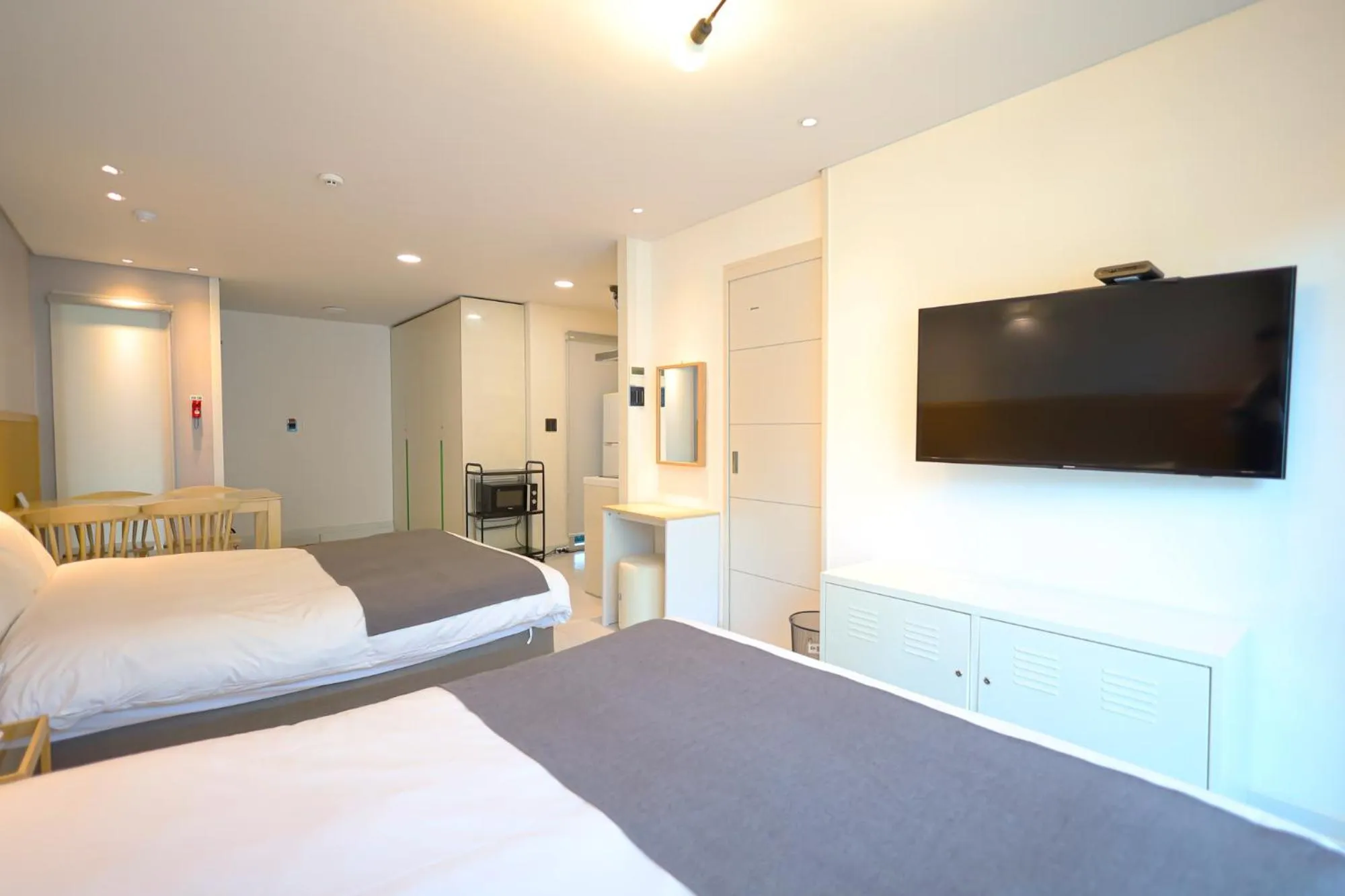 Bed in Pool and Villa Sorang