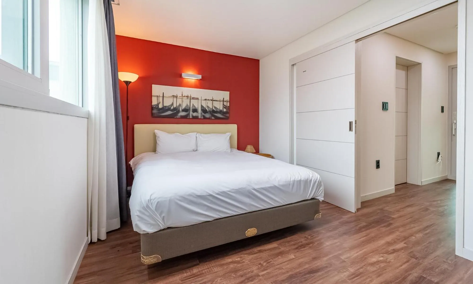 Bed in Pool Villa Sorang