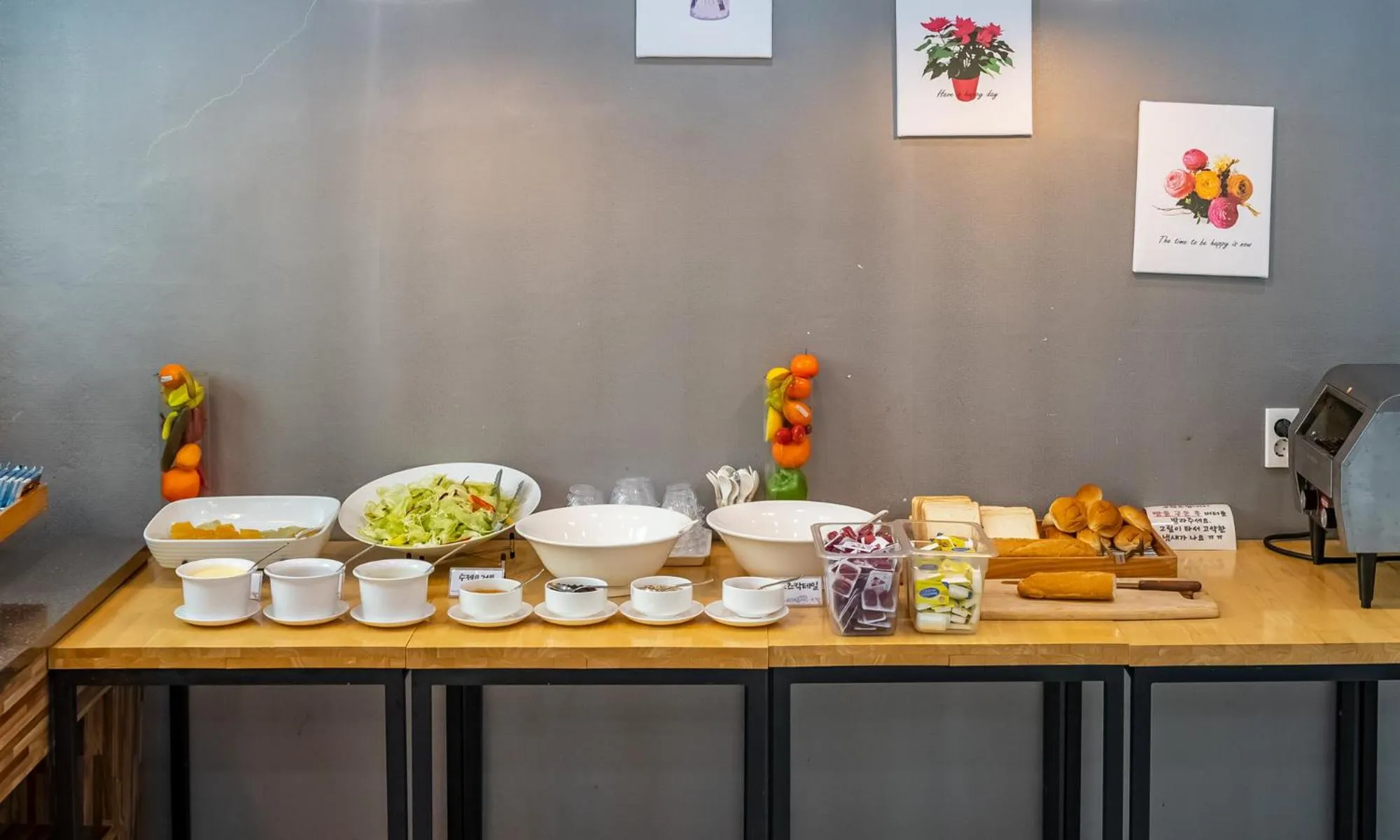 Restaurant/places to eat in Pool and Villa Sorang