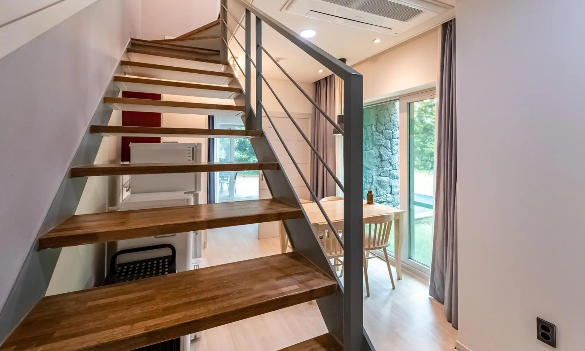 Area and facilities in Pool Villa Sorang