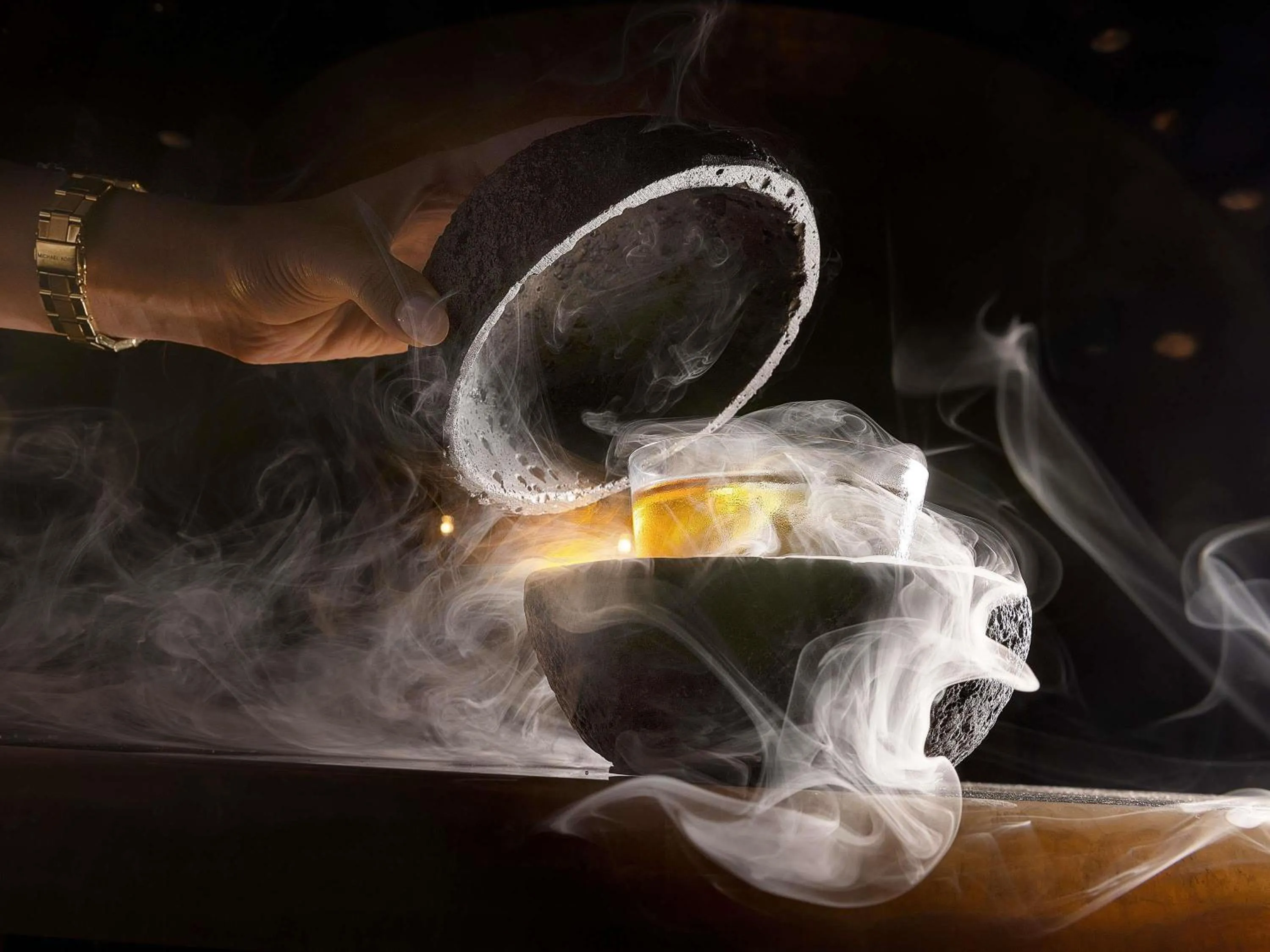 Lounge or bar in Fairmont Golden Prague