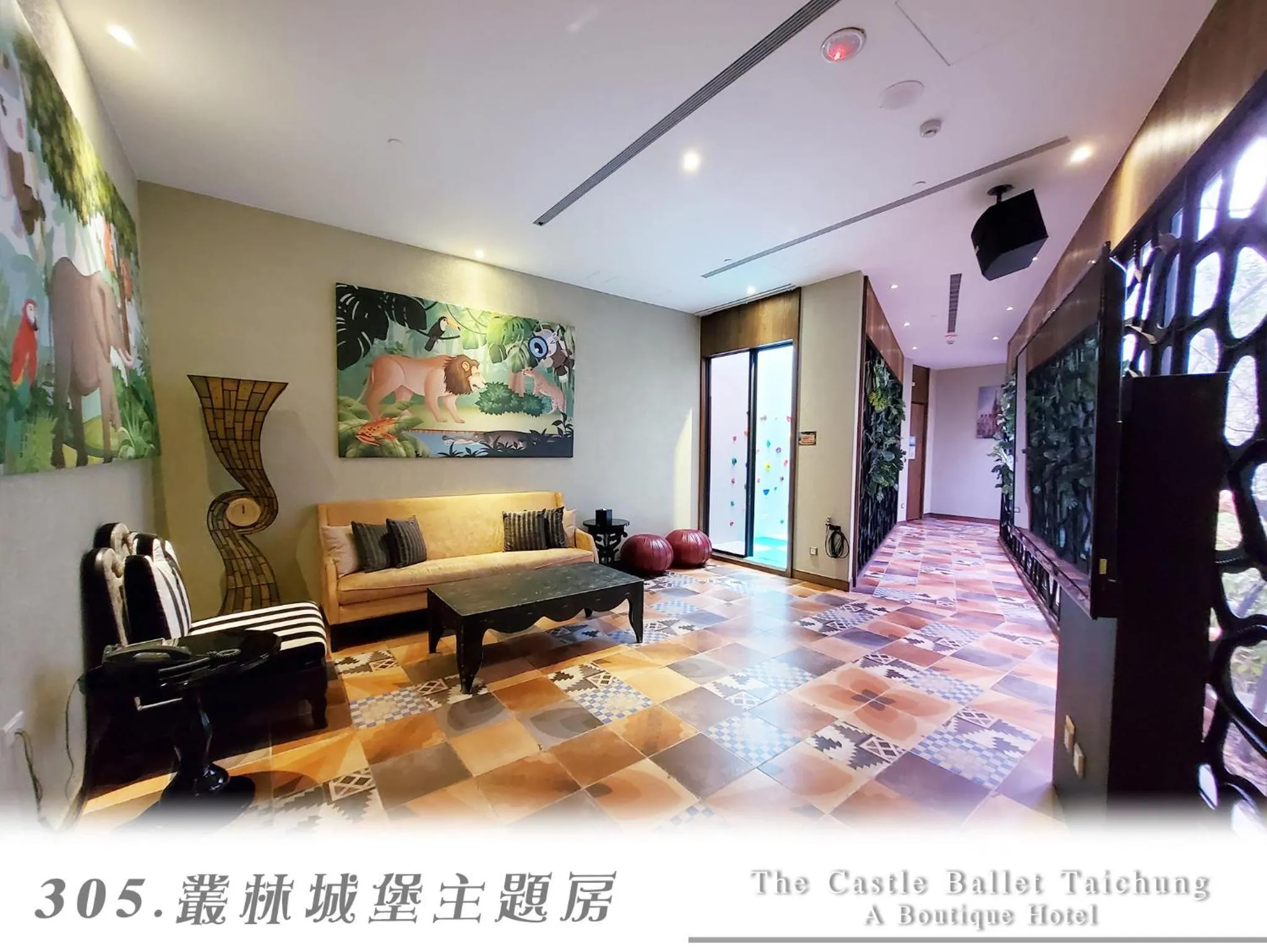 Living room in The Castle Ballet Taichung A Boutique Hotel