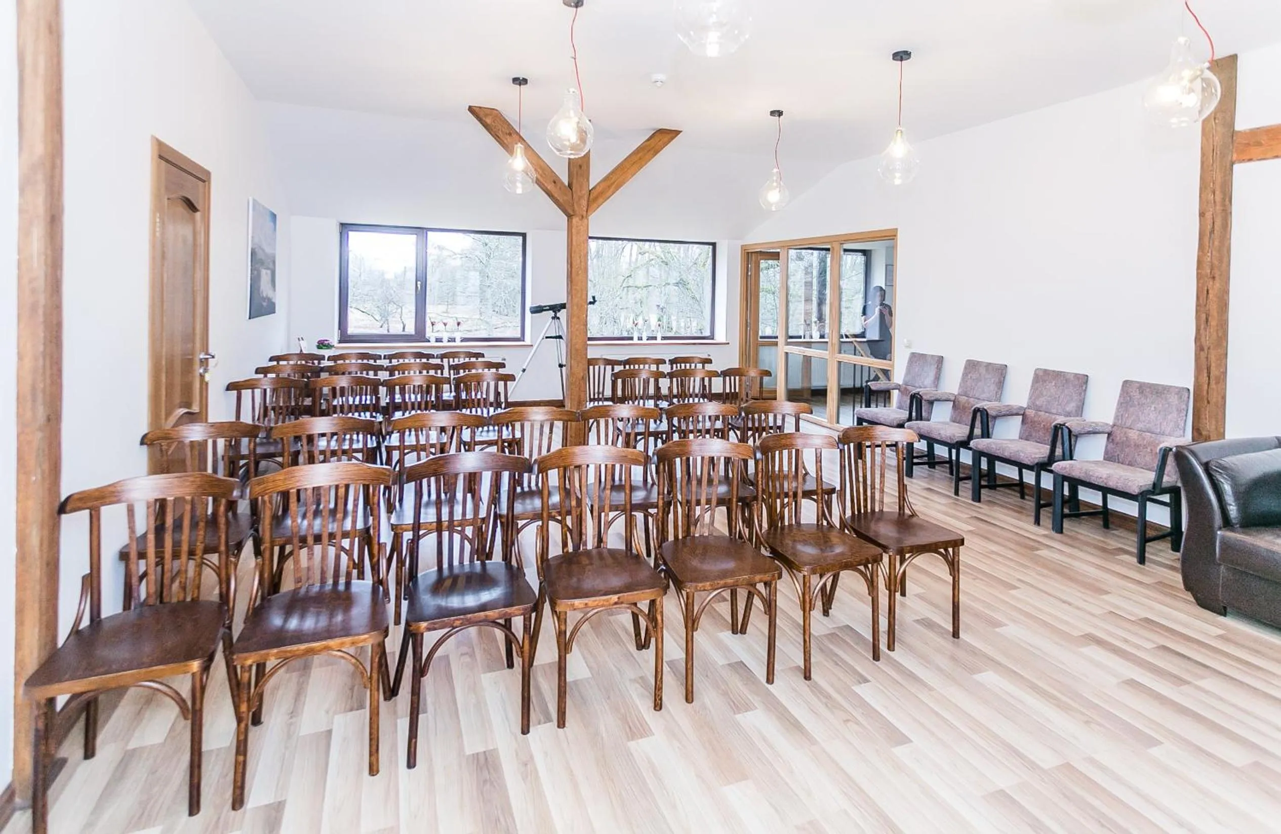 Business facilities in Lindenhoff