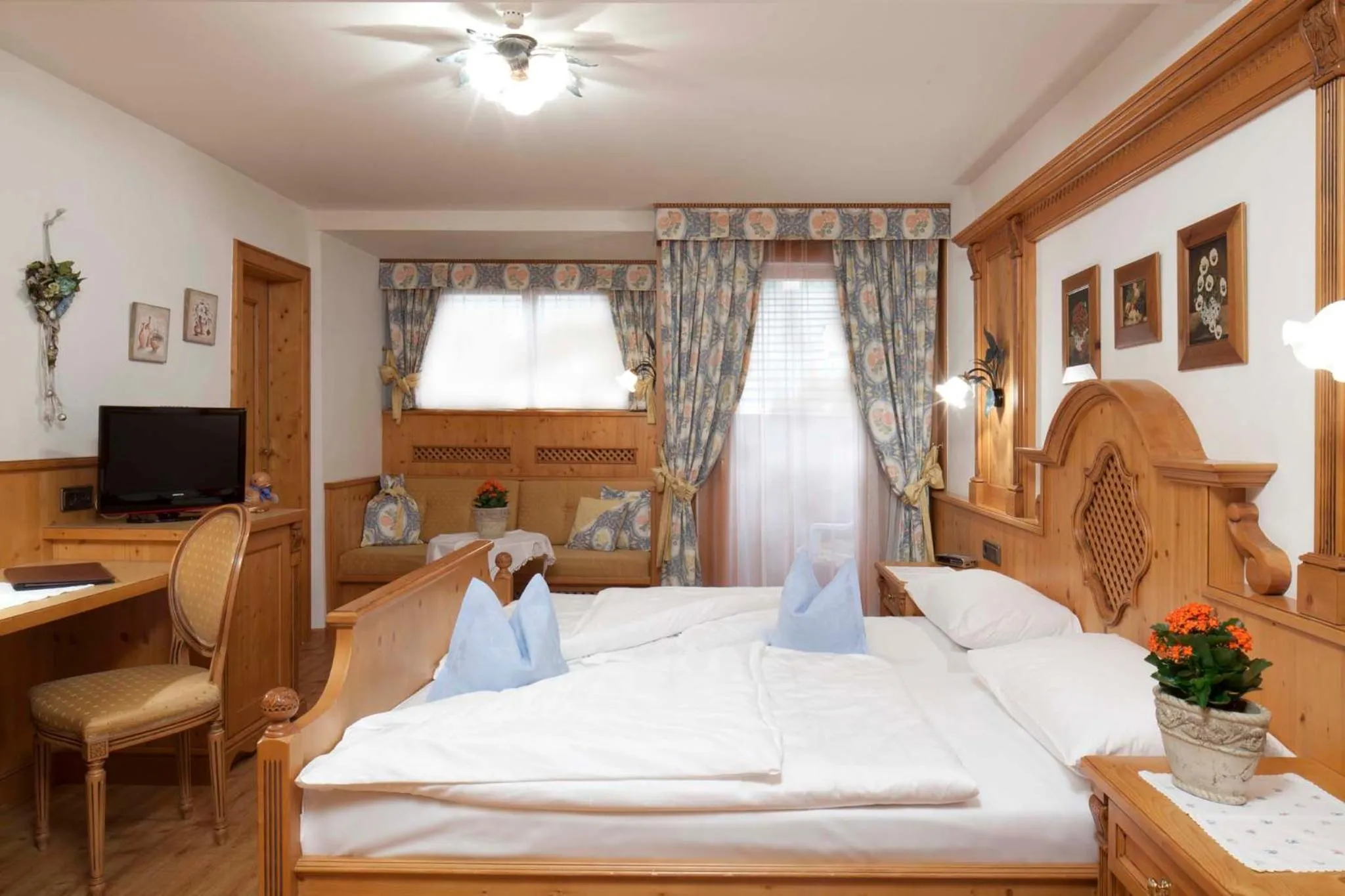 Bed in Hotel Al Sonnenhof