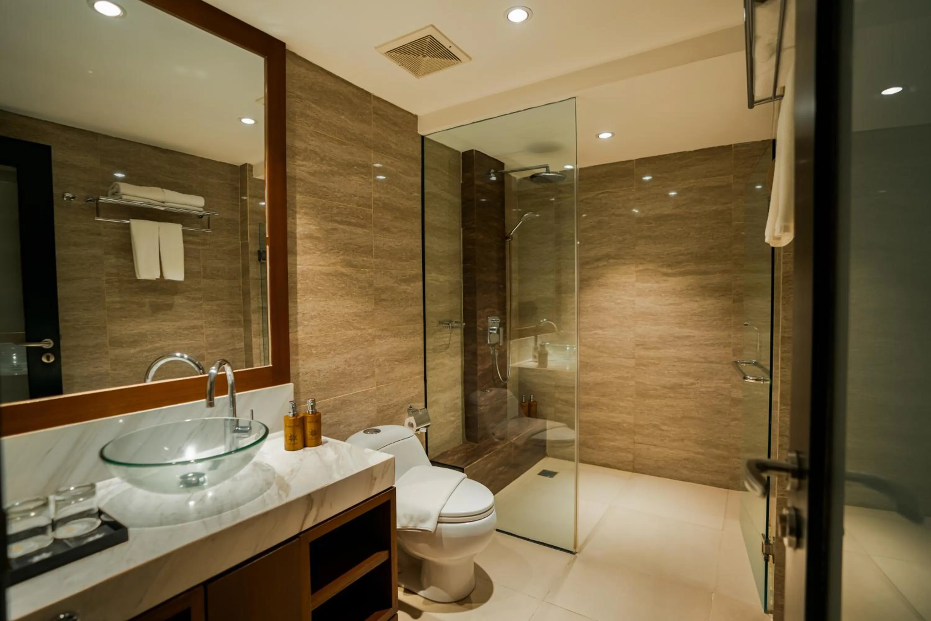 Bathroom in The Nest Hotel Nusa Dua