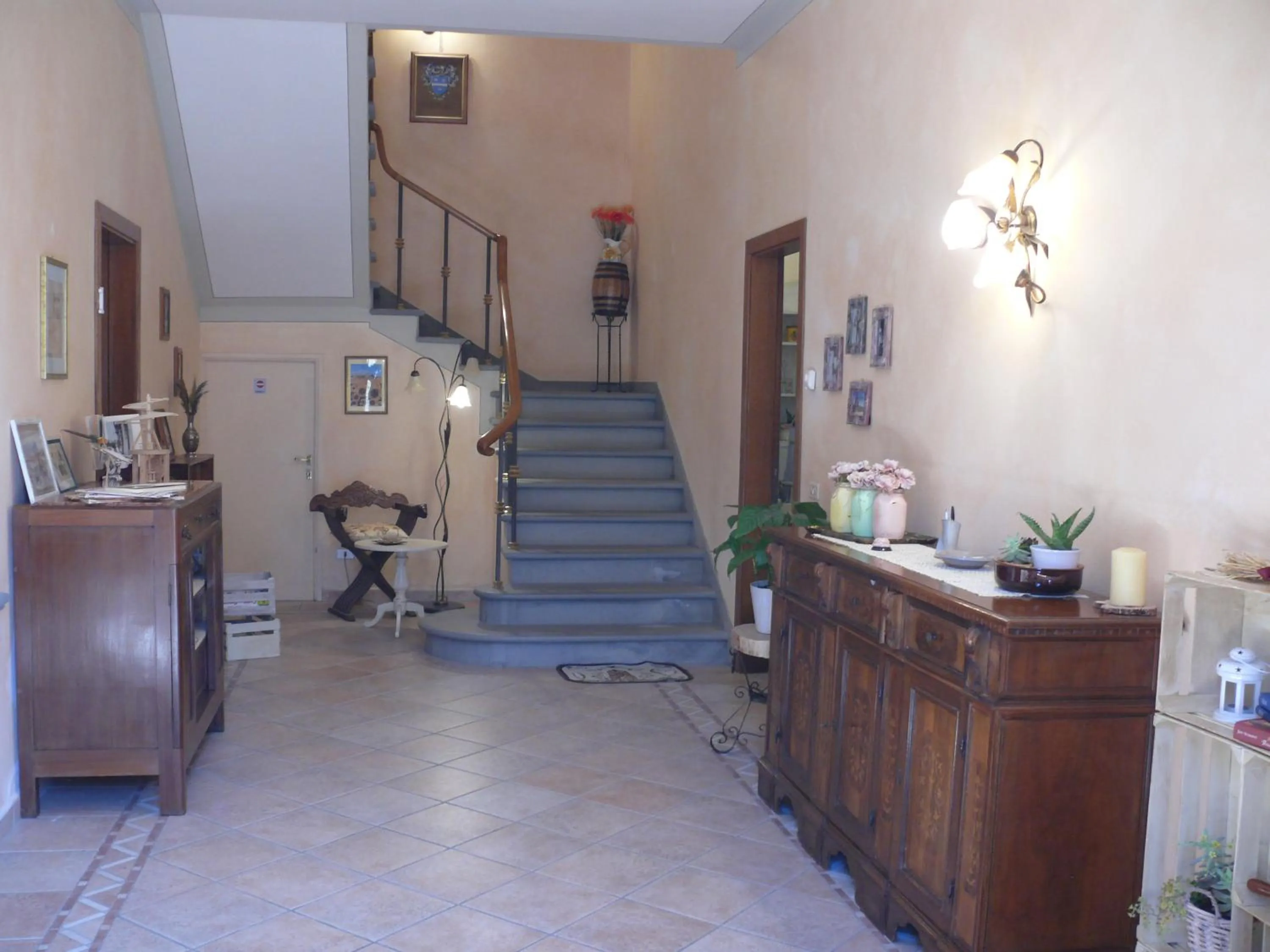 Lobby or reception in Antica Bottega di Vinci