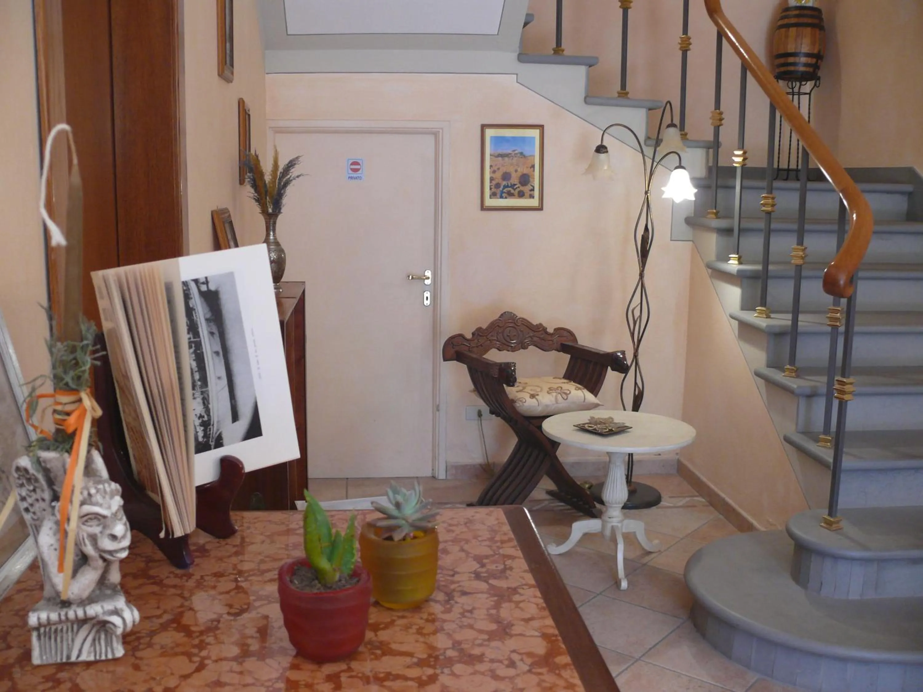 Lobby or reception in Antica Bottega di Vinci