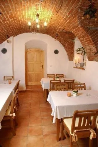 Restaurant/places to eat in Pension U Zámku