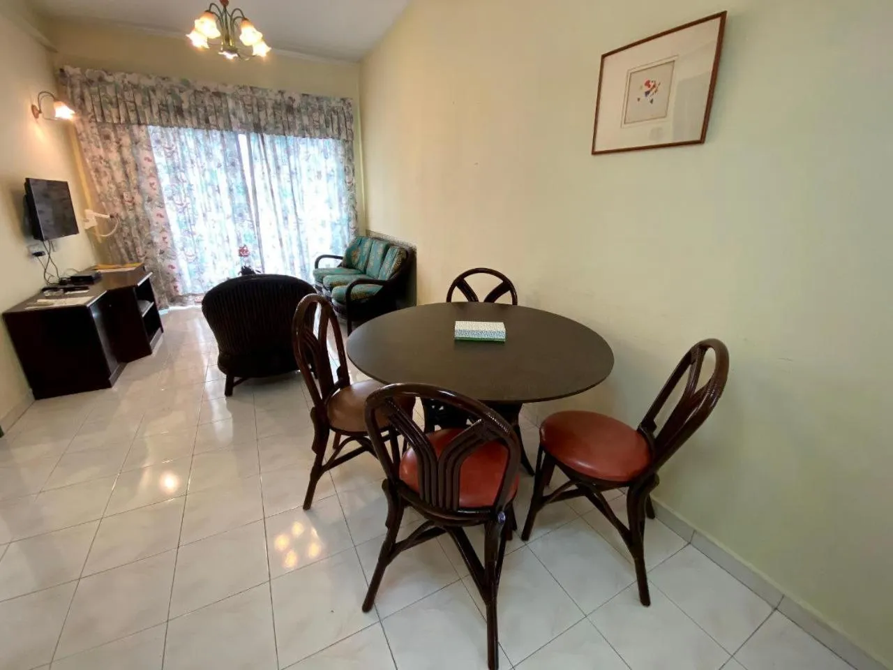 TV and multimedia in HIG Homestay Apartment