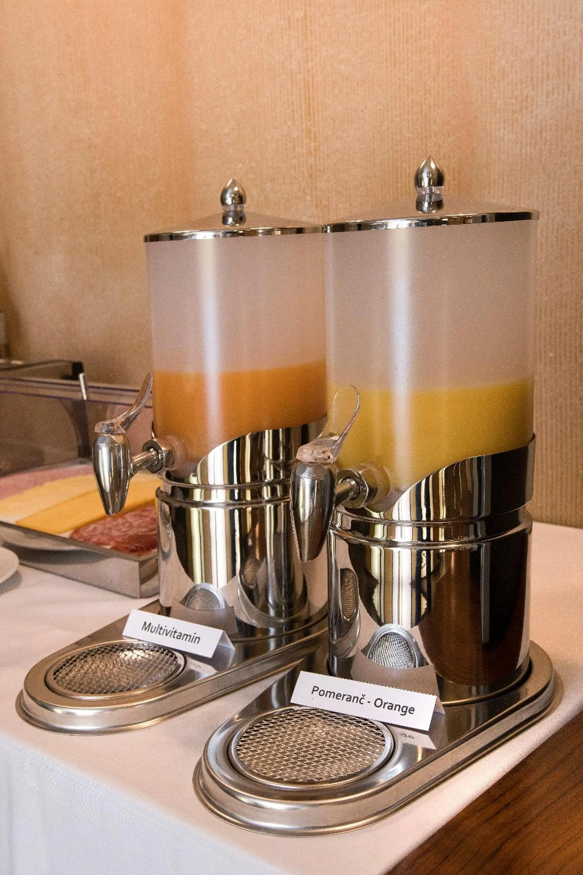 Buffet breakfast in Hotel Art